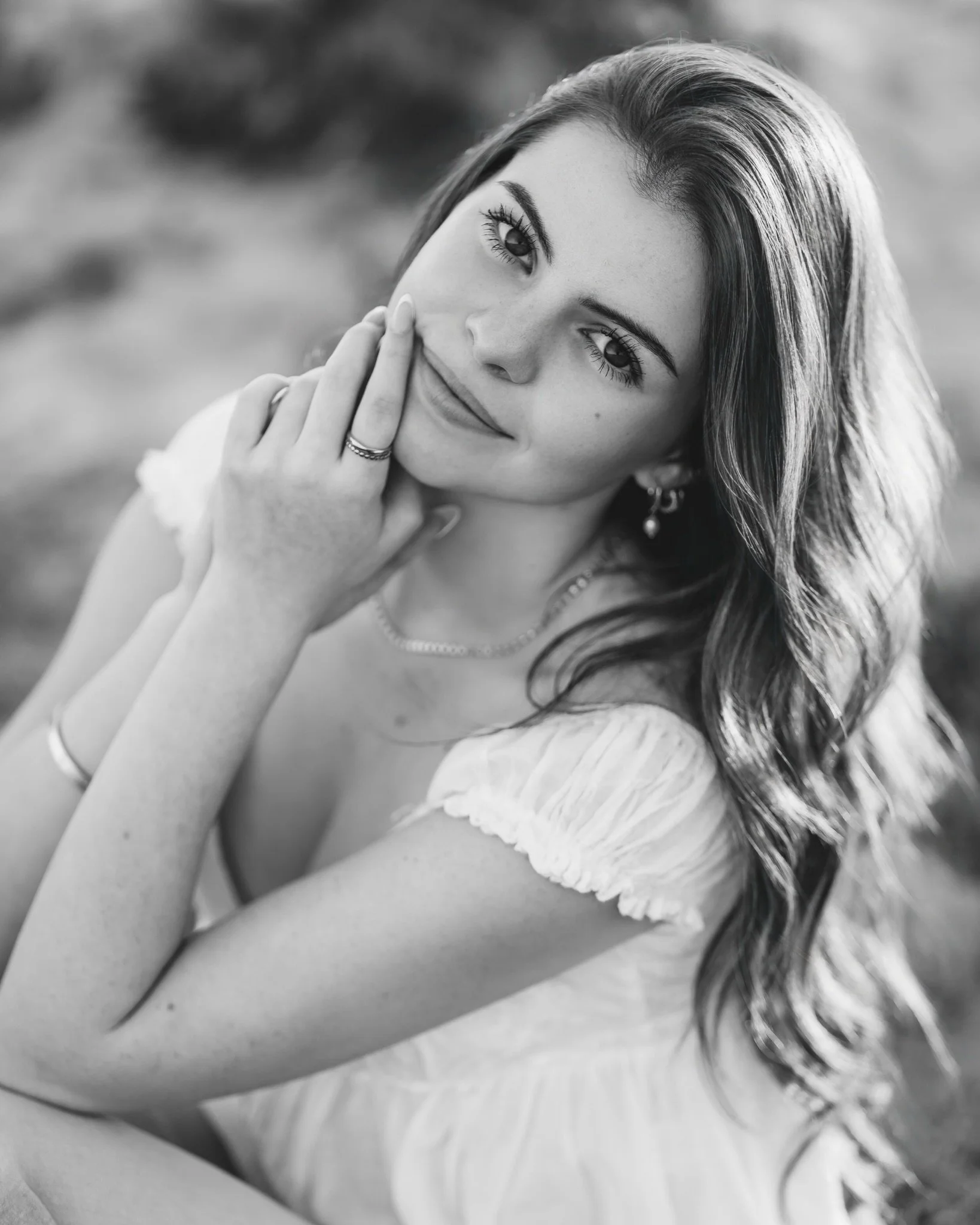 I&rsquo;ve been deep in editing mode lately&hellip; which means I&rsquo;m also very behind on sharing all of this beauty ✨
These senior + grad seasons have been unreal, and there are still so many gorgeous sessions I haven&rsquo;t even posted yet.
So
