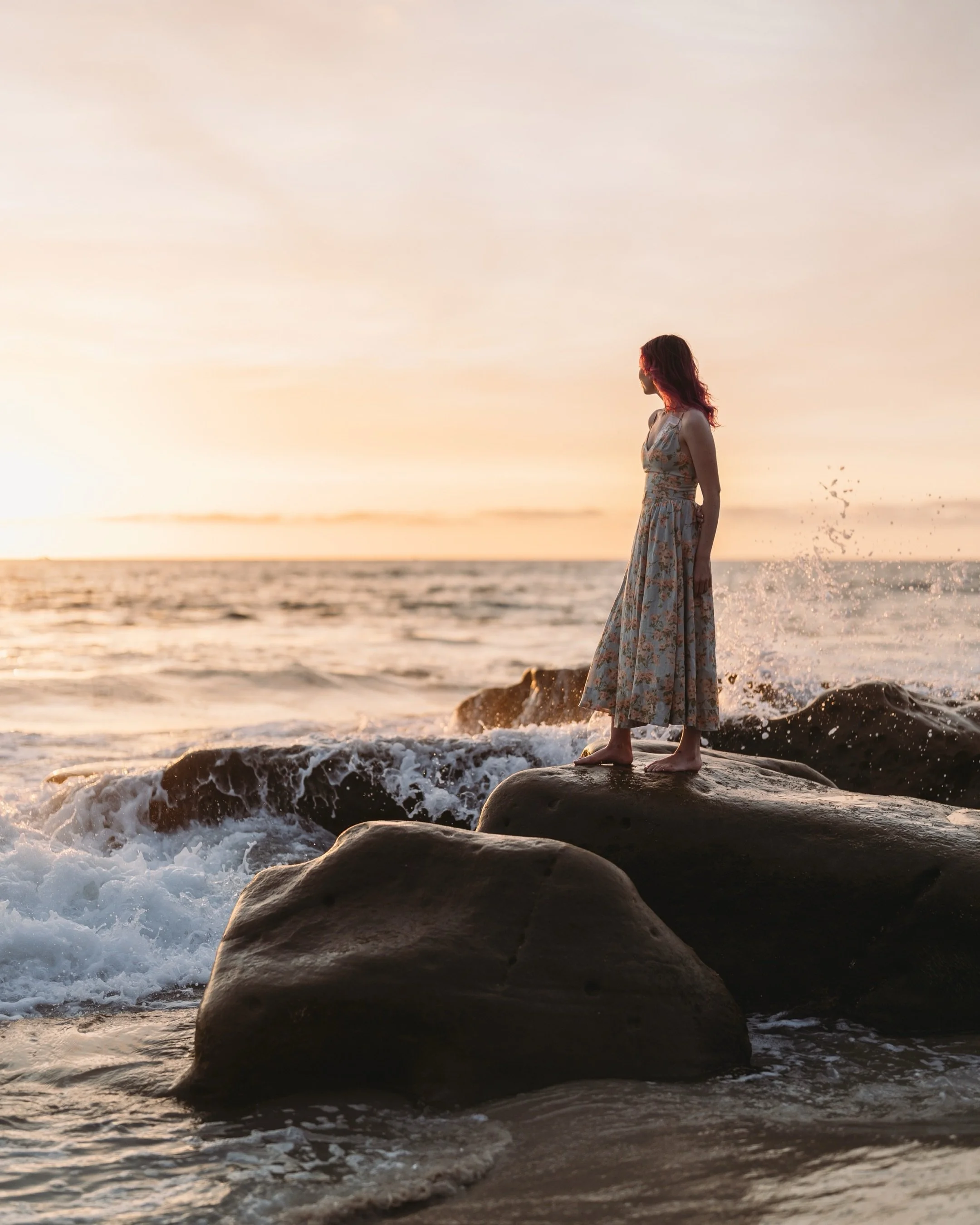 She danced through college and into golden hour 🌊✨
.
#sandiegoseniorphotographer #gradphotos #seniorsession #dancemajor #sdsugraduation