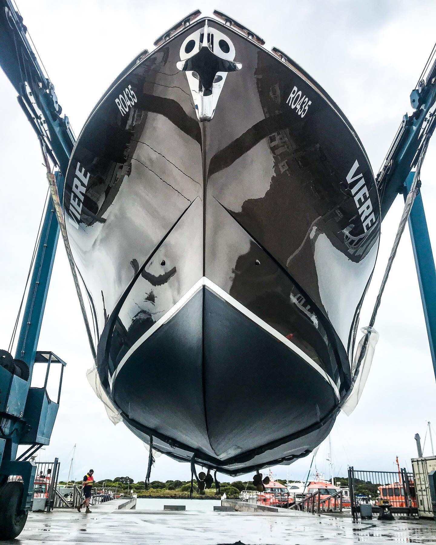 We love sharing the process of our work, it&rsquo;s so rewarding for us and our loyal customers to see the hard work that goes into every boat to make a difference, the end results of this  Zeelander 44 speaks for itself #international #antifouling #