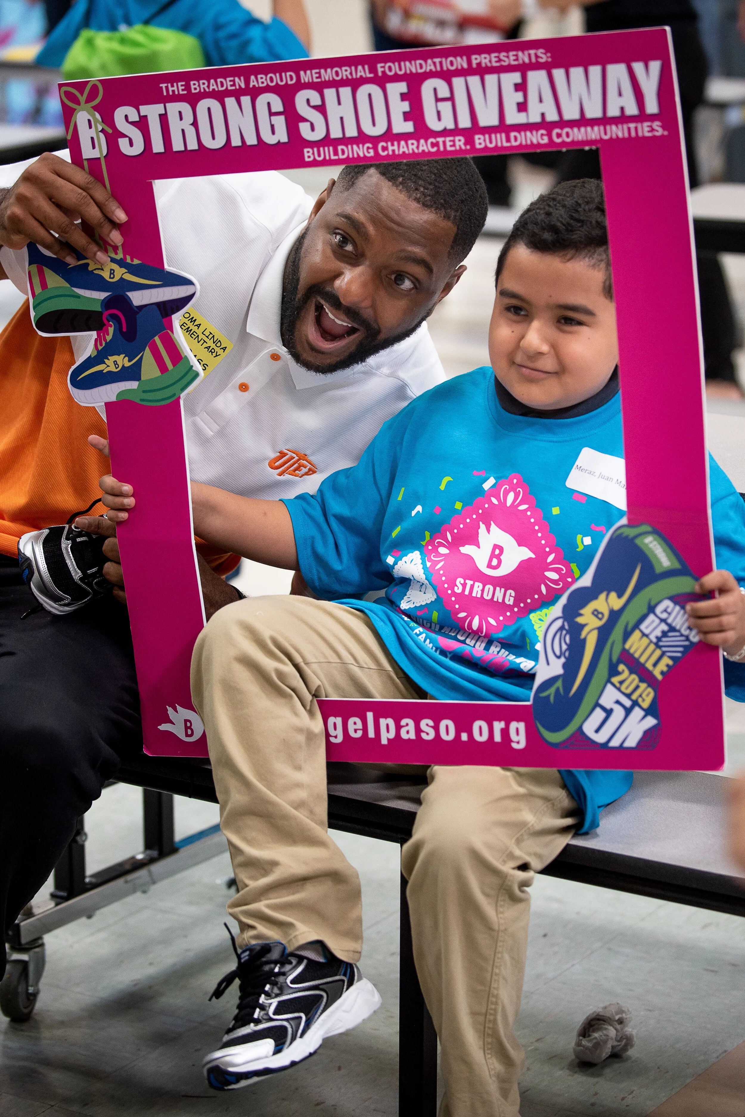 b strong shoe 19-5717.JPG