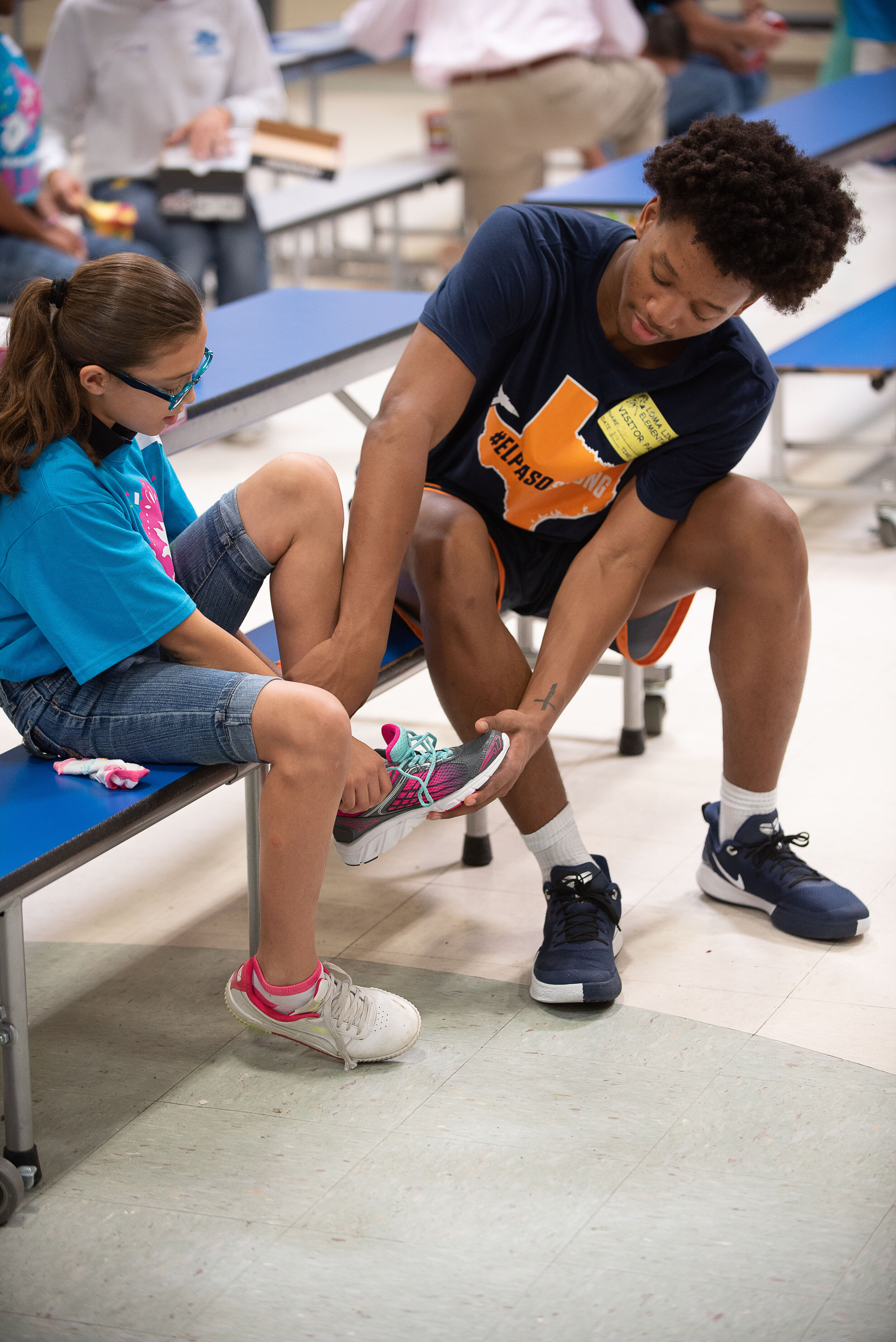 b strong shoe 19-5638.JPG