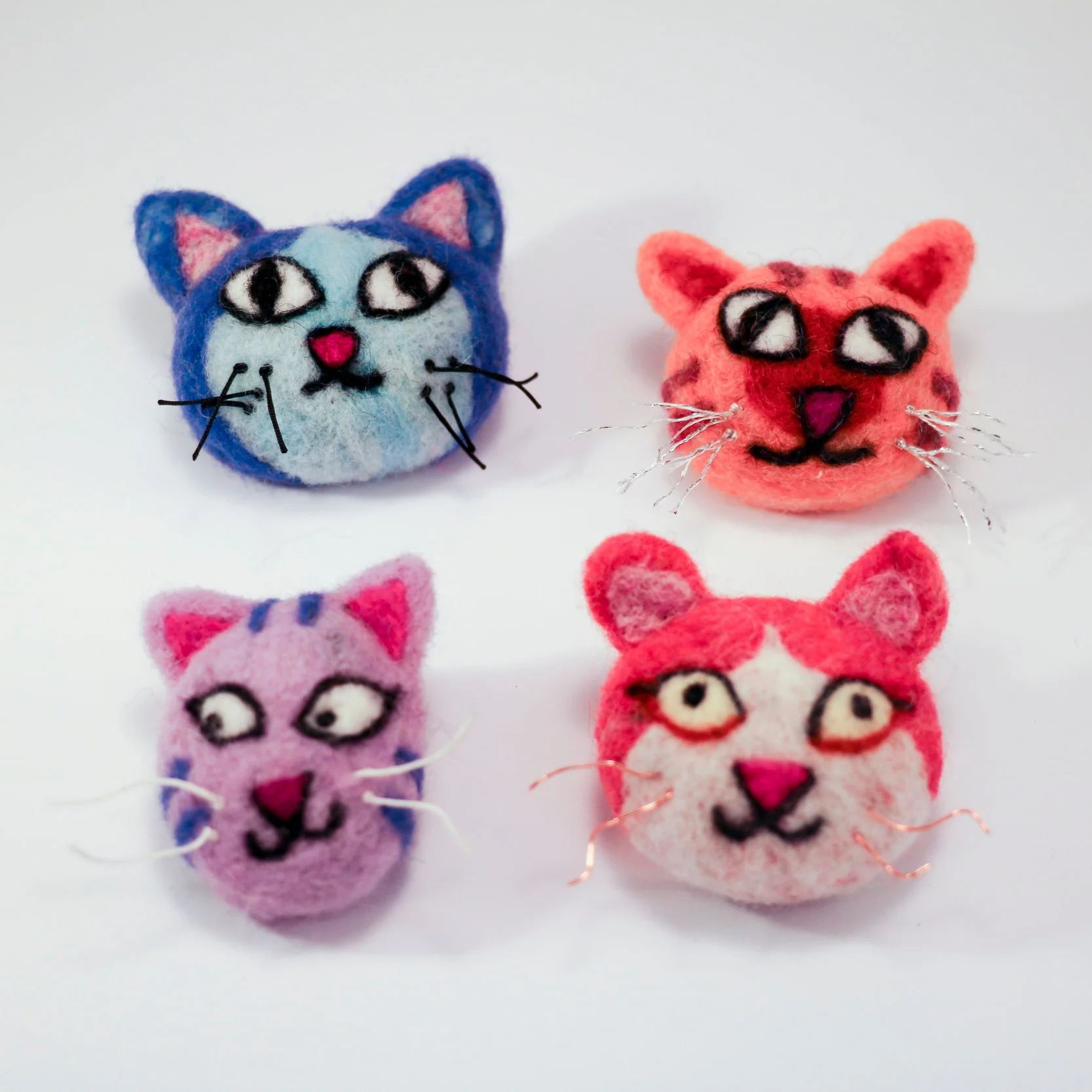 kitty brooch5.jpg