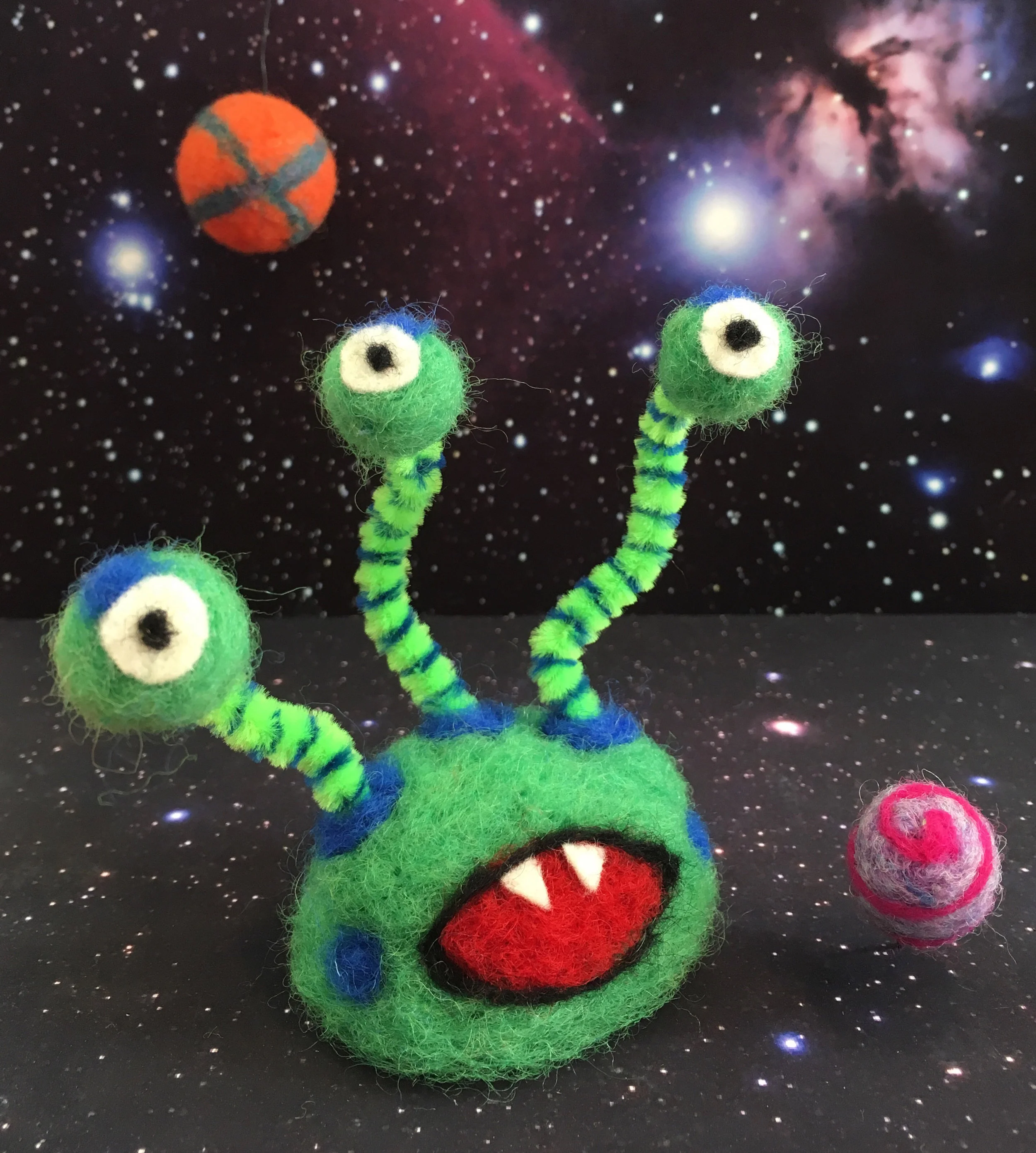 felted alien square.jpg