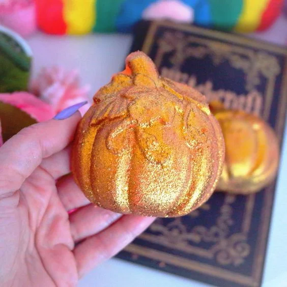 Hocus Pocus Pumpkin Bath Bombs2.jpg