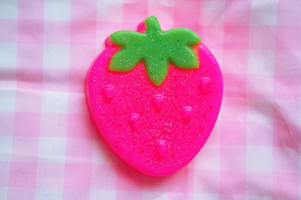 strawberry soap4.JPG