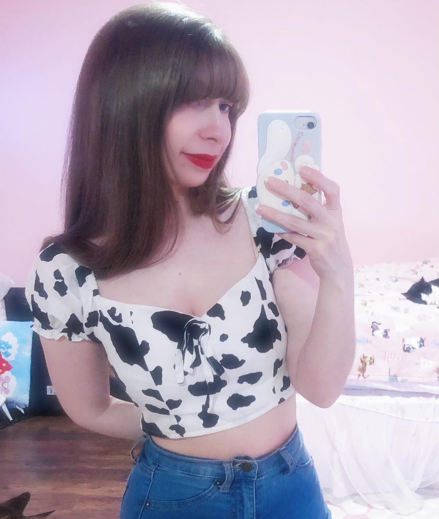 Feeling cute in my moo top! ˚˖𓍢ִ໋🌷͙֒✧˚.🎀༘⋆ To be honest I haven&rsquo;t wore this top for awhile cause it was getting a wee bit too tight. Since I lost my weight though it&rsquo;s so much more comfortable. Feels good to fit back into it and I feel