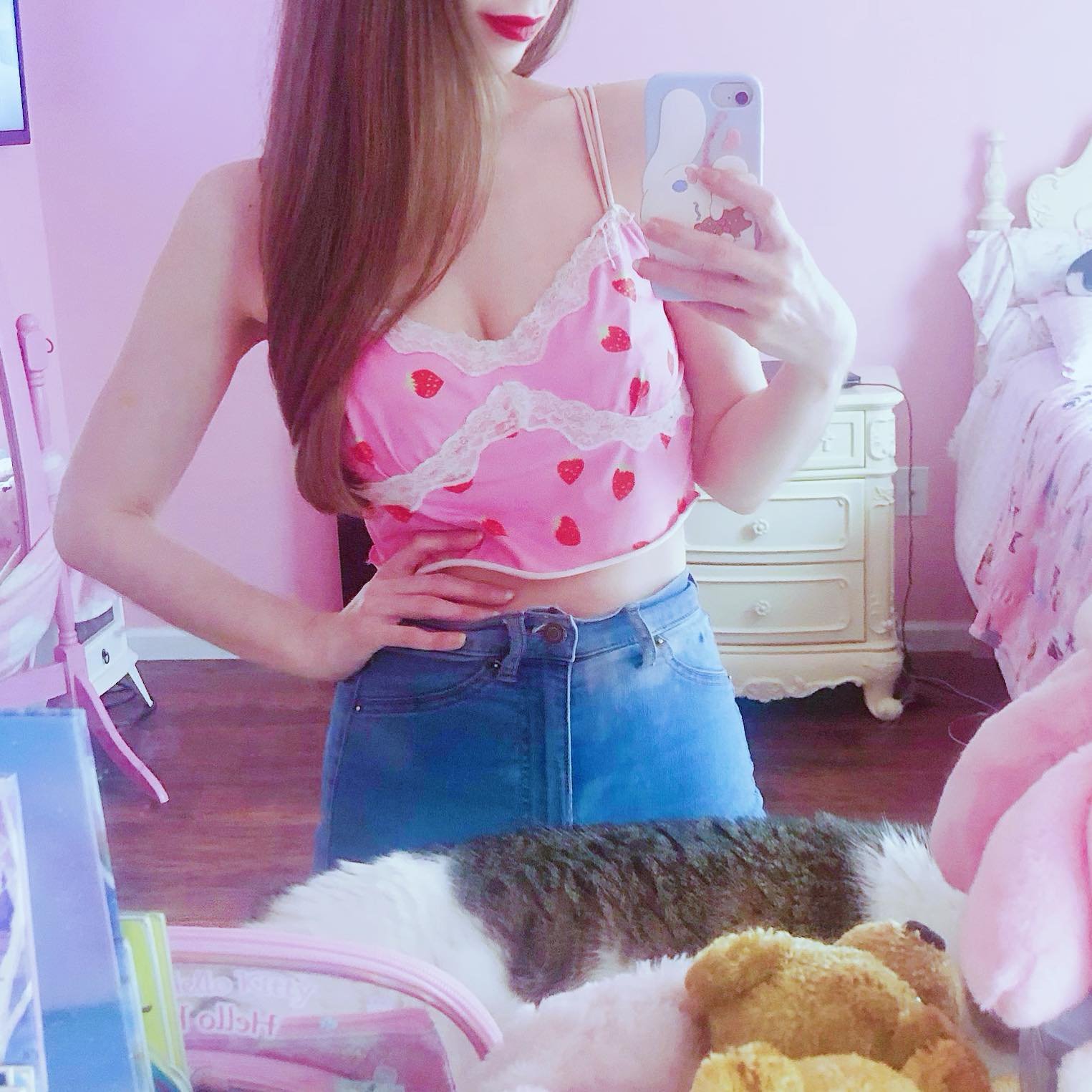 Crop tops that are pink! and have strawberries on it!? Yes, please! I&rsquo;ll always buy them!! 💕🍓💕🍓💕🍓 So cute!
.
#margaritabloom #strawberries #croptop #fashion #kawaiigirl #coquettegirl #fashionstyle #cutetop #strawberrygirl🍓 #cutie #longha