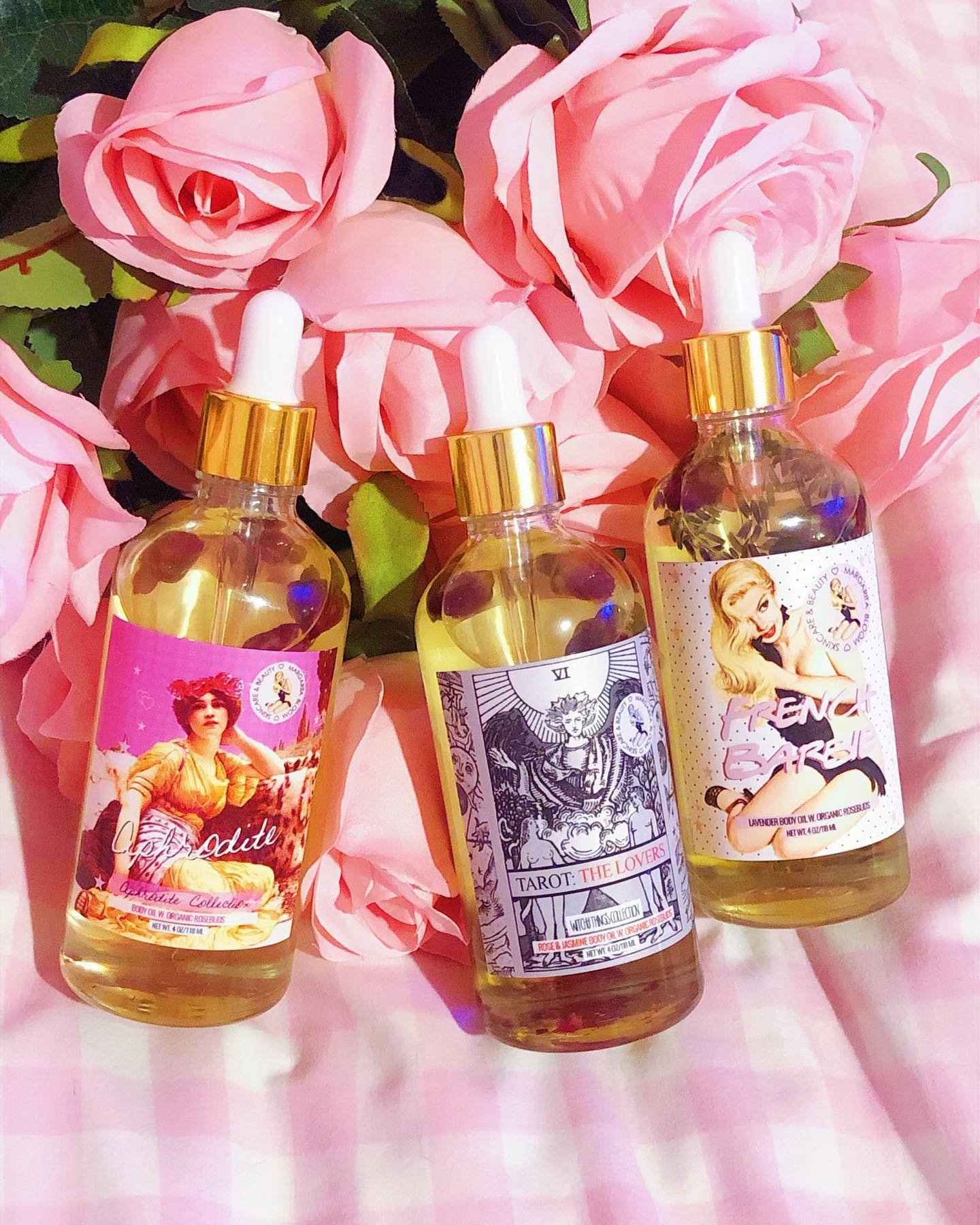 ˚˖𓍢ִ໋🌷͙֒✧˚.🎀༘⋆ Pretty beauty potions I have in my shop!! ˚˖𓍢ִ໋🌷͙֒✧˚.🎀༘⋆ What&rsquo;s your favorite?
.
#margaritabloom #beauty #skincare #bodycare #bodyoils #soap #perfume #perfumemist #parfume #beautybloggers #twice #whimsicalbeauty #bathcare #