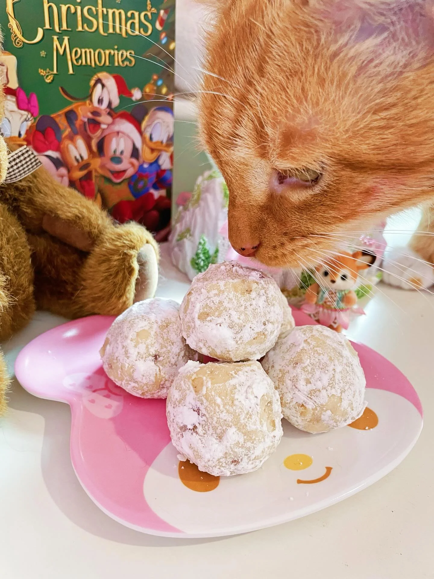 I made Snowball Cookies&hellip;a cookie my Nana used to make when I was six before she passed away. It&rsquo;s like a vanilla shortbread cookie with walnuts and covered in confectionery sugar. One of my few memories is me toddling to her dining room 