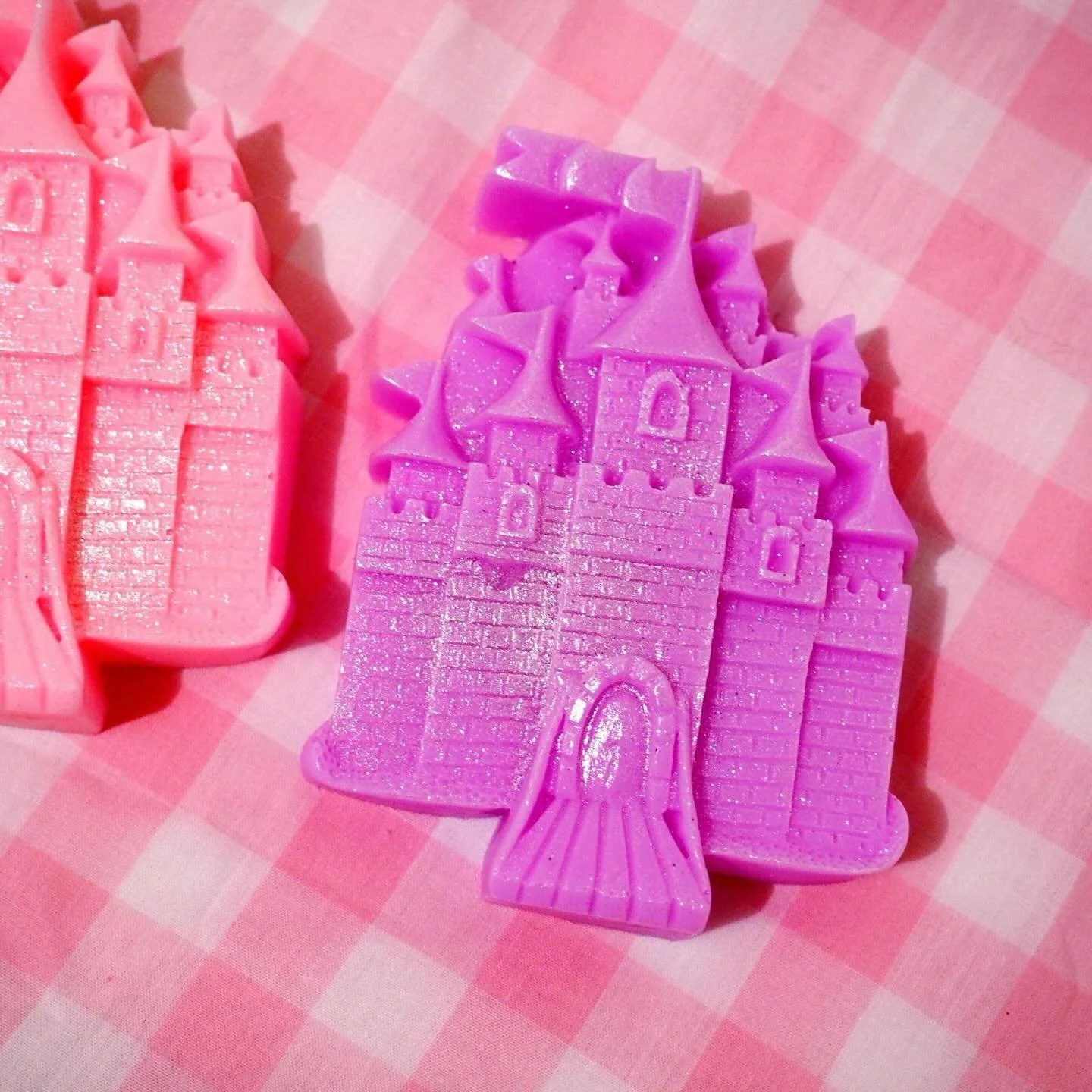 🎀🌸🌷🦢 Popular soaps this week!!! My Ever After Castle Soaps!!! 🎀🌸💕🌷🦢
.
#soaps #castle #skincare #sleepingbeauty #vintage