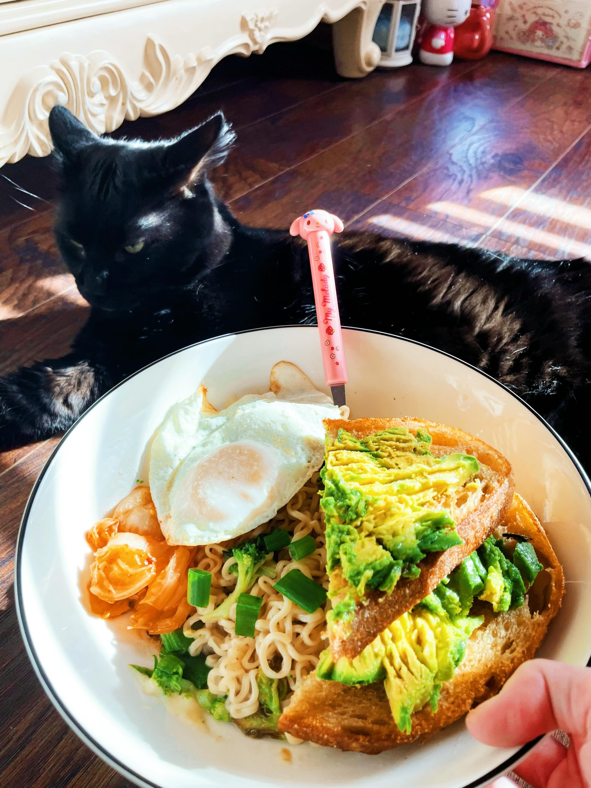 🎀🩷🍜🌸I made ramen the other day with avocado toast and a yummy egg and kimchi! It was sooo good! James in the background for cuteness factor! 🎀🍜🌸🩷 #cat #blackcat #ramen #kawaii #avocado