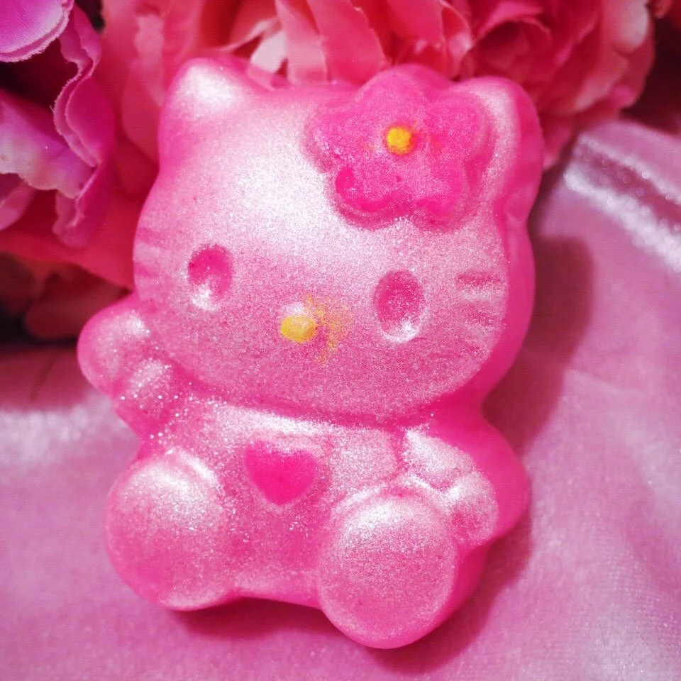 A cute kawaii pink cat soap shaped like a sweet kitten, soft pink pastel and glossy like candy. It smells like sweet sugar, berries and yummy candy &amp; feels like a tiny bundle of cozy, happy magic in your hands! 🎀🩷 20% off with code &ldquo;girly
