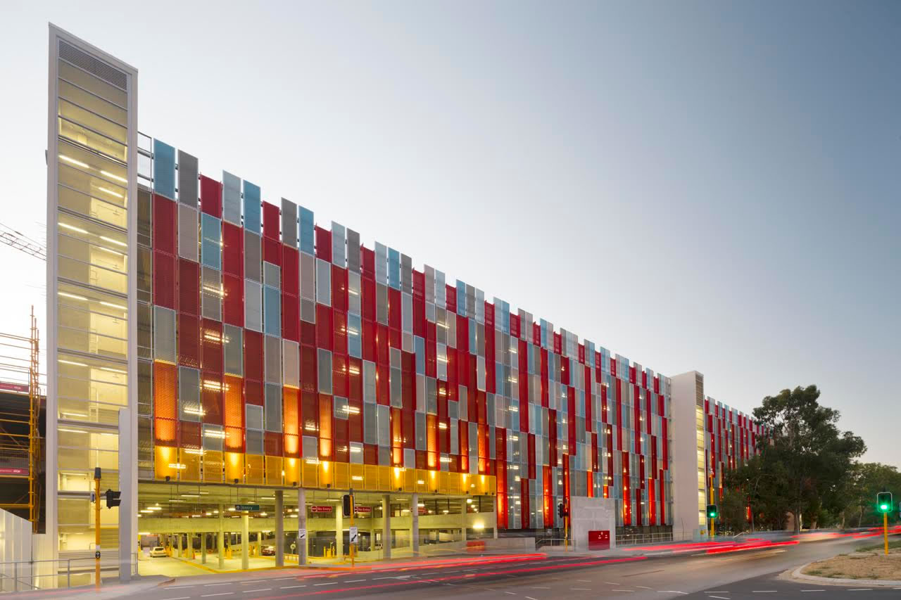  QEII Hospital in Perth with three 7MW HUNT HTHW boilers and four 1.5 MW FORBES-BRYAN boilers 