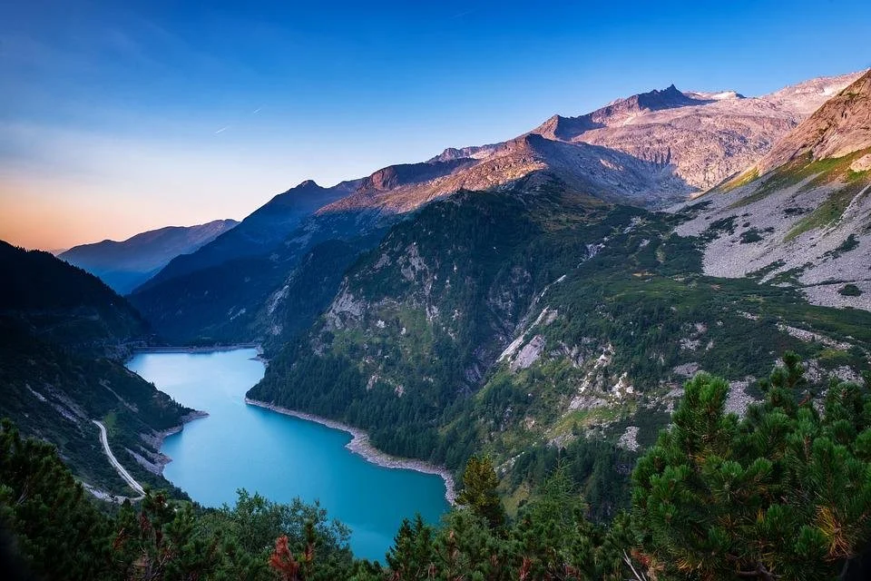 lake-3638361_960_720.jpg