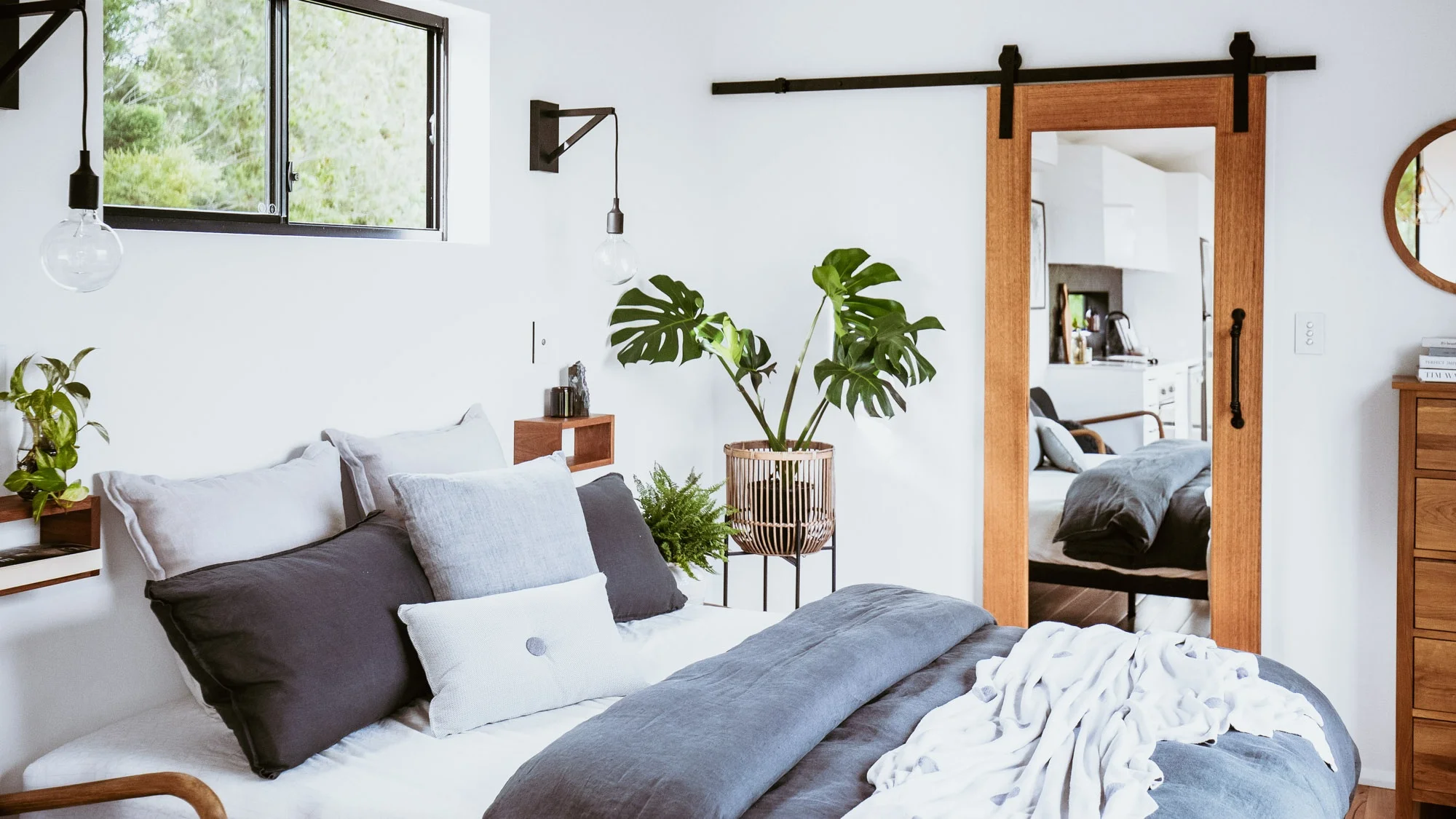 TinyAbodes_Tiny_House+_Bedroom-15.jpg