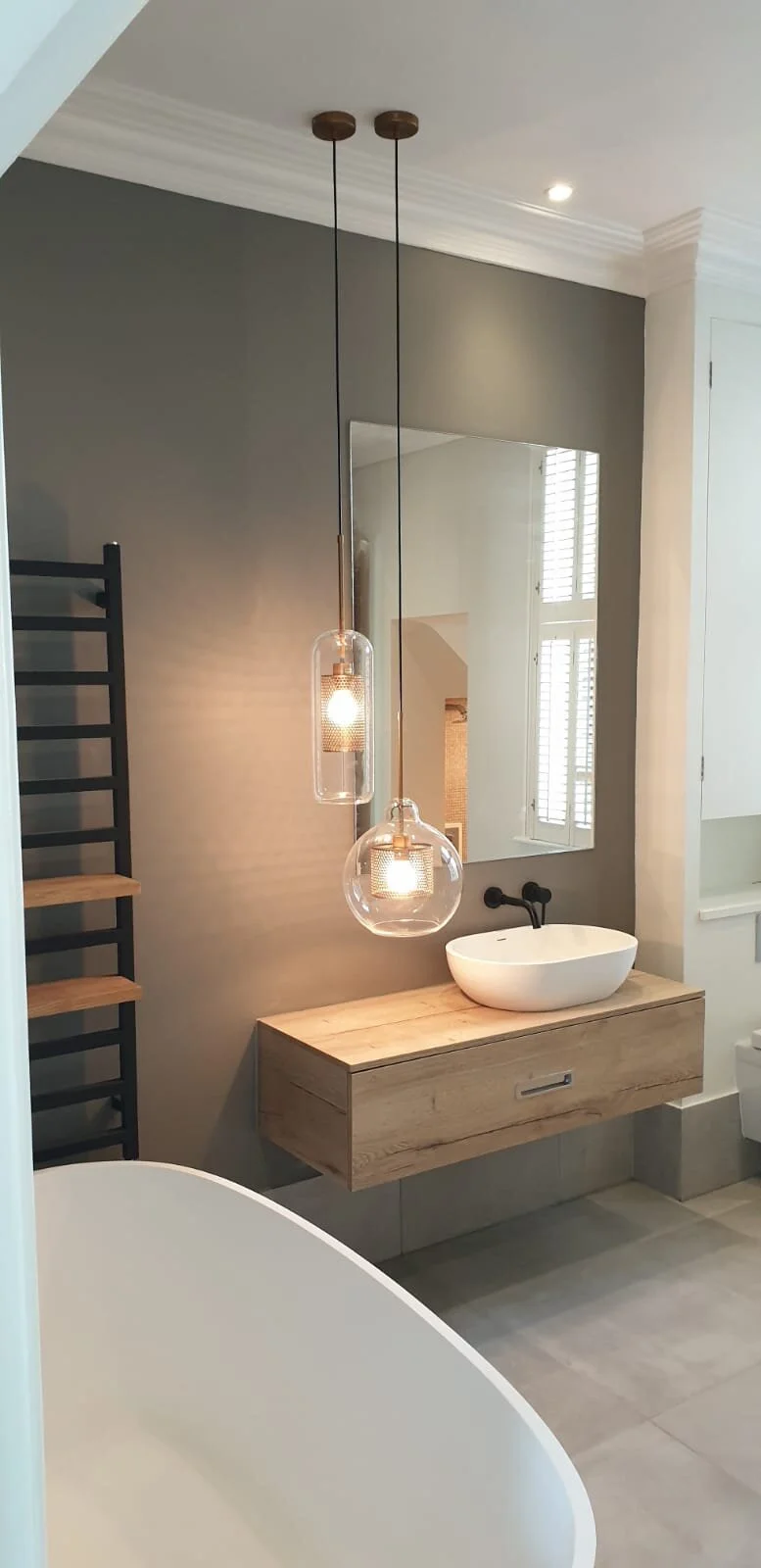 Bathroom 2.JPG