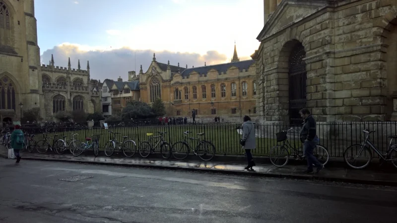 Oxford in a nutshell - beautiful old buildings, bicycles and students.
