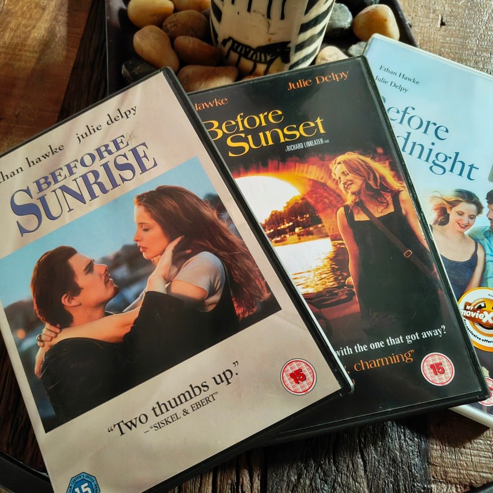Long weekend, so time to watch all of these. I've been a fan of @ethanhawke ever since I saw the first of these films - and did you know that he's also an amazing author?

First one up tonight, possibly accompanied by a takeaway...😏

#beforesunrise 