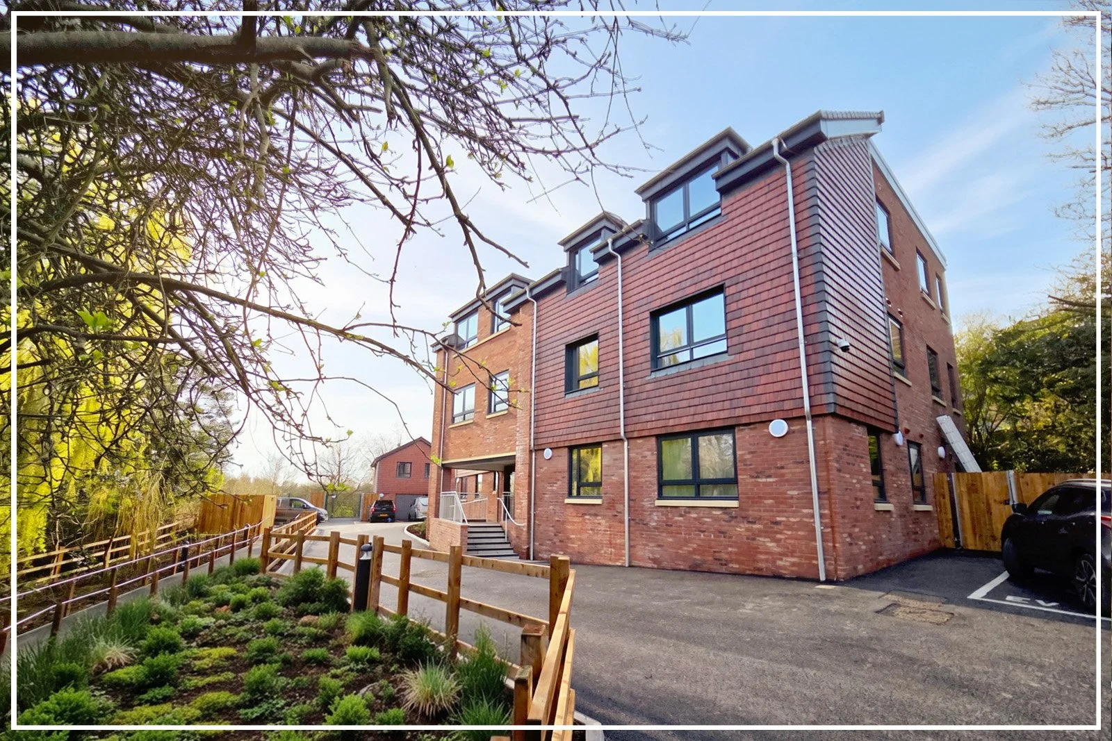 WHITES HOUSE, BRISTOL - PRACTICAL COMPLETION