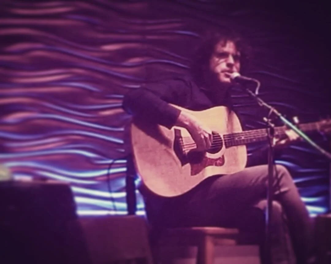 Here's how i look in North Carolina.
.
Join me tonight in South Carolina as I play at Random Tap in Columbia! .
#inanemptyhouse #singersongwriter #singersongwritering #diegoontour #indiefolk #indiemusic #musicianlife #folkmusic #folksinger #diegoinSC