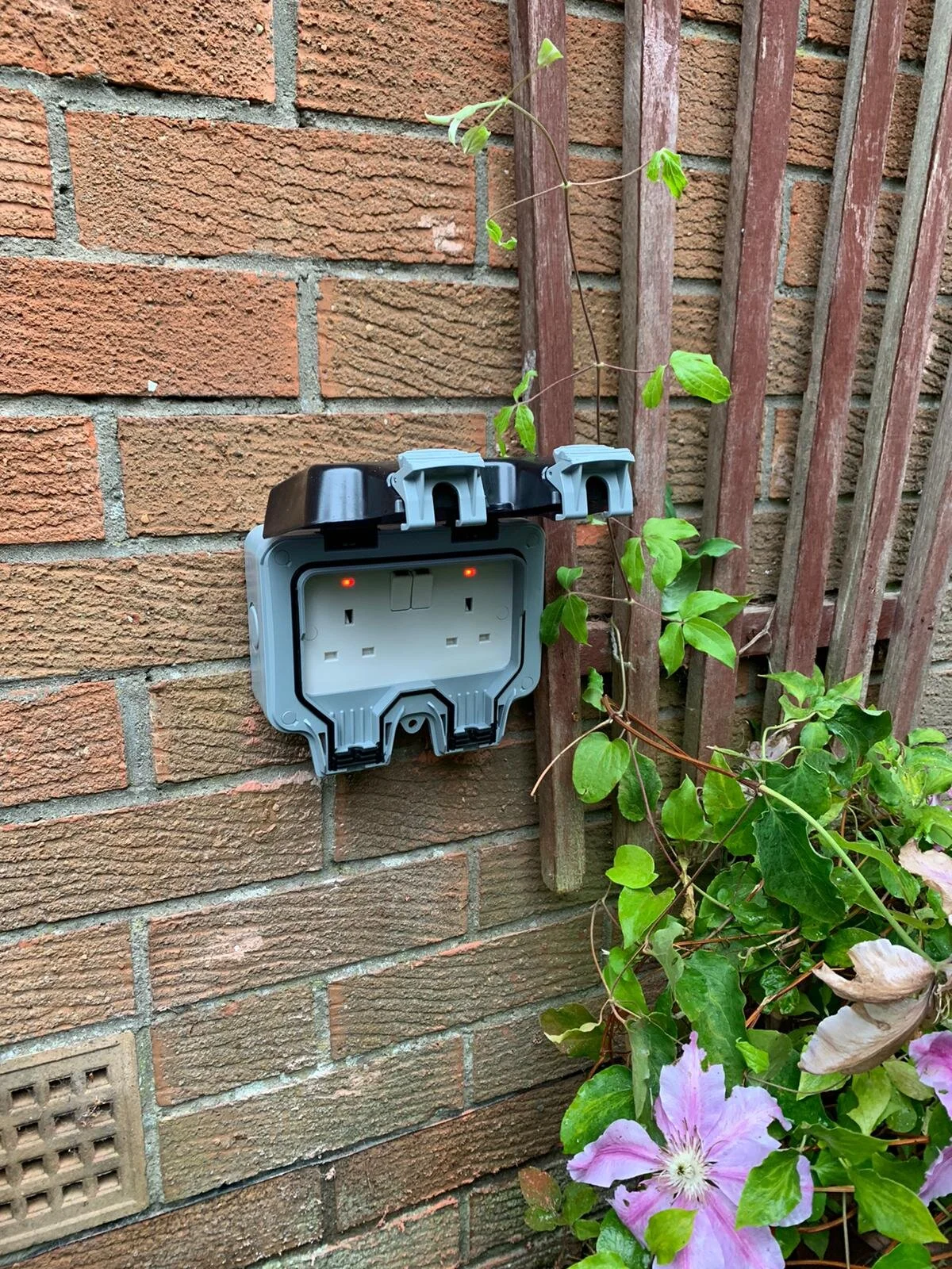 Outside socket clearance