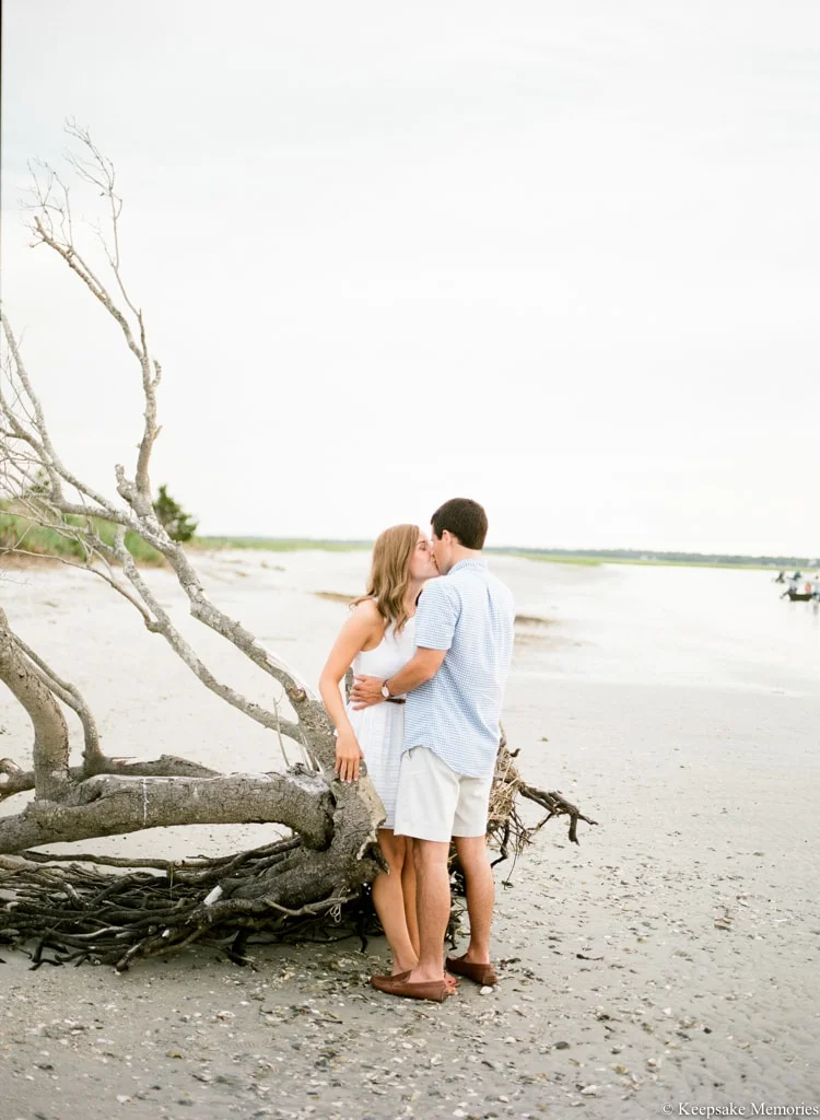 figure-eight-island-north-carolina-engagements-11-min.jpg