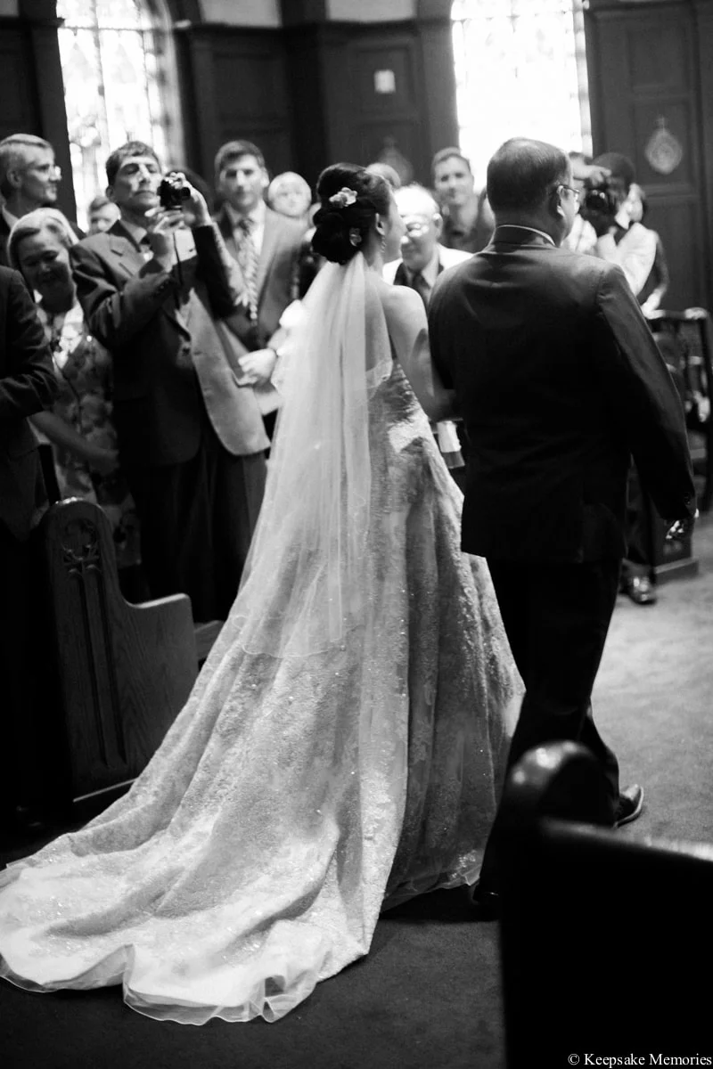 holy-spirit-catholic-church-atlanta-ga-wedding-photos-14-min.jpg