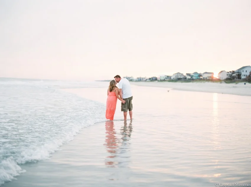 bogue-inlet-pier-emerald-isle-engagement-photos-12-min.jpg