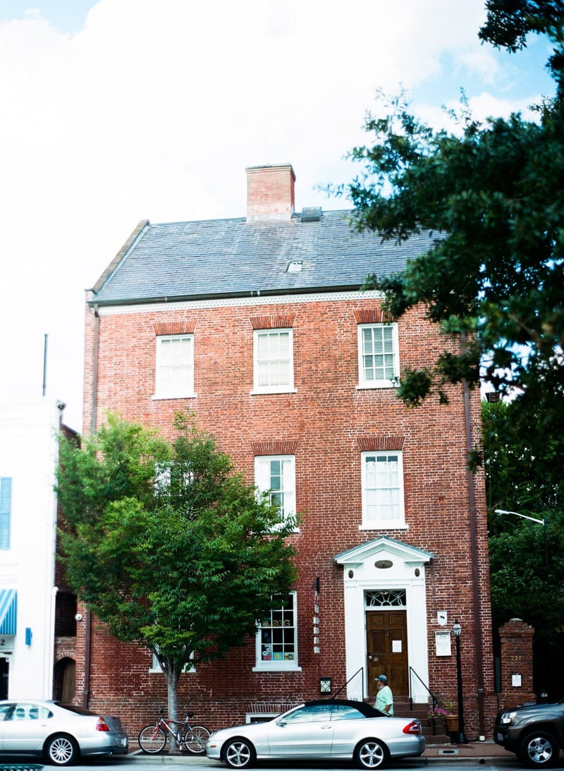 isaac-taylor-garden-wedding-photos-new-bern-12-min.jpg