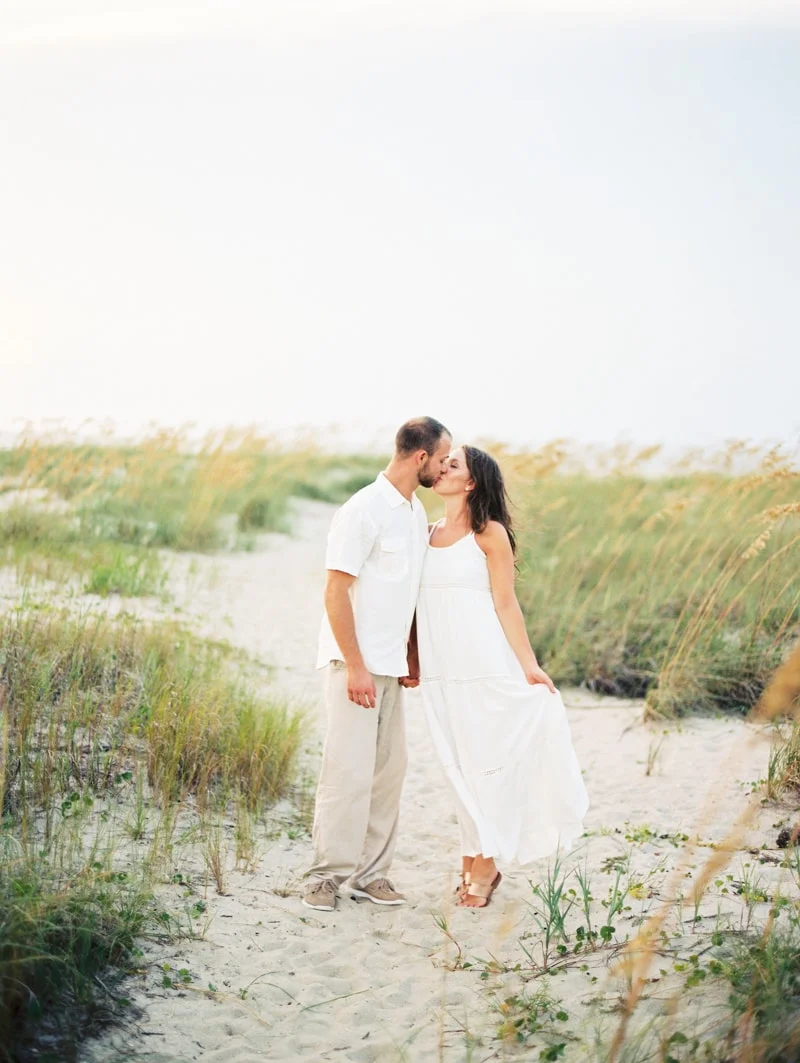bald-head-island-nc-engagement-photographers-2-min.jpg
