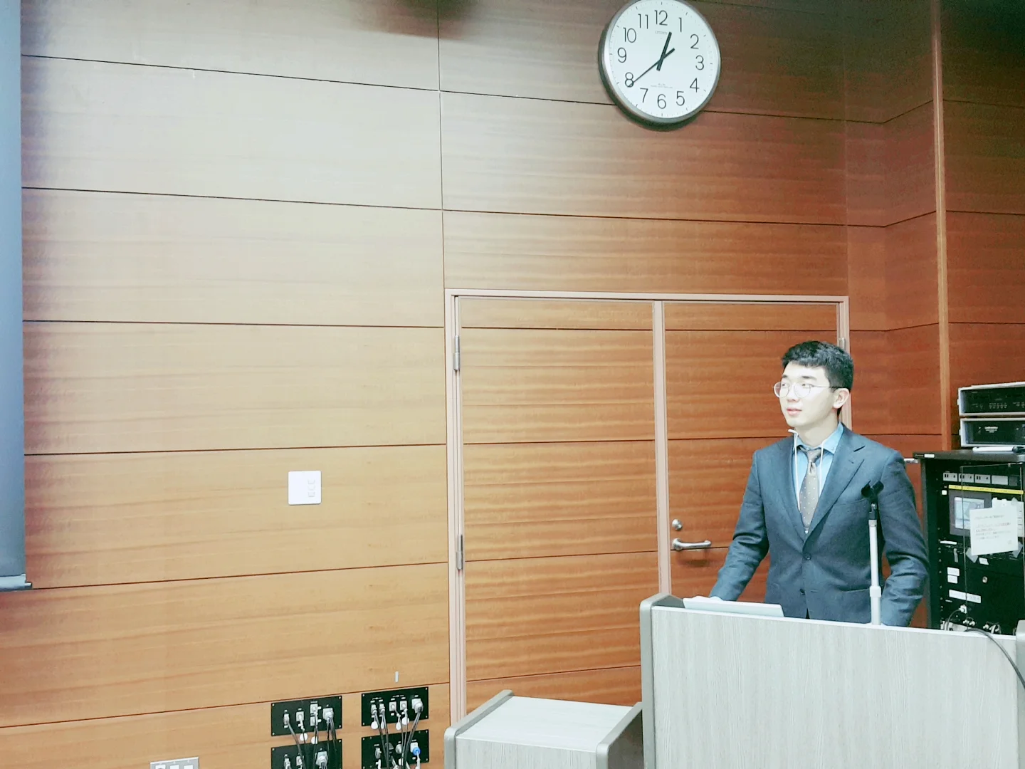 Dr. Haoran Zhang (the University of Tokyo) presenting a paper at the ICT-DM2018.