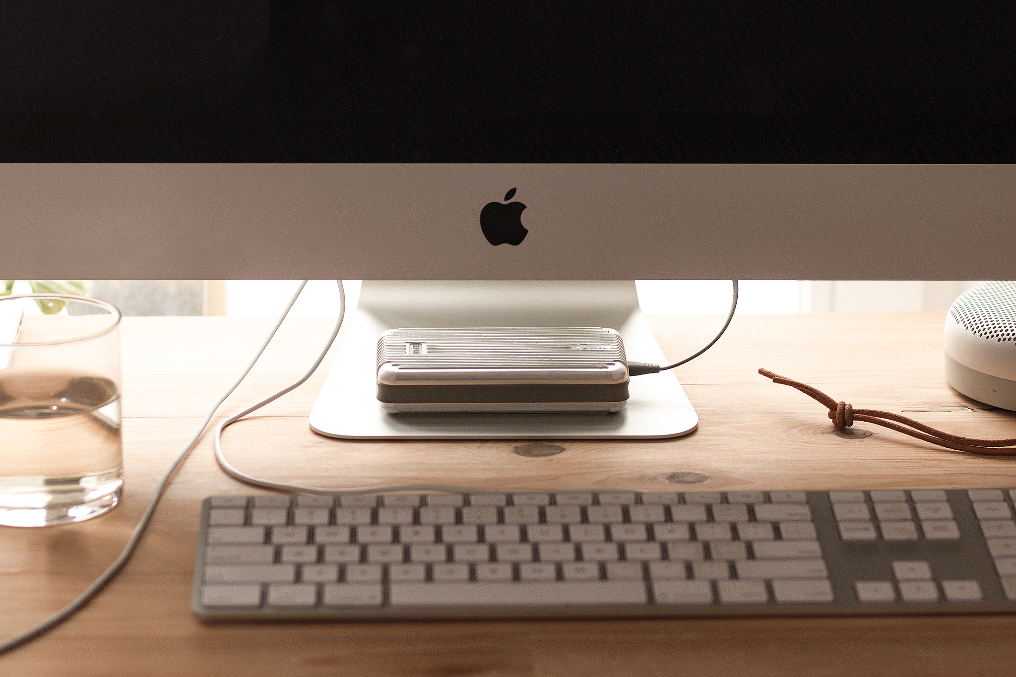 When it’s not in my backpack, I keep the Zendure battery in the space under my iMac. It feels at home there.