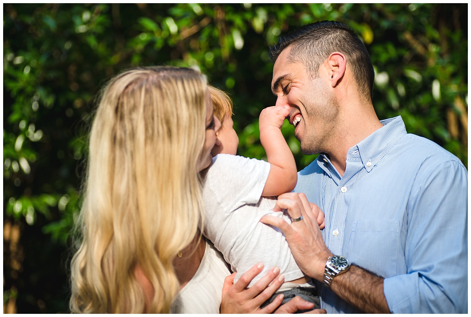 mom-dad-with-toddler-tabitha-maegan-photography