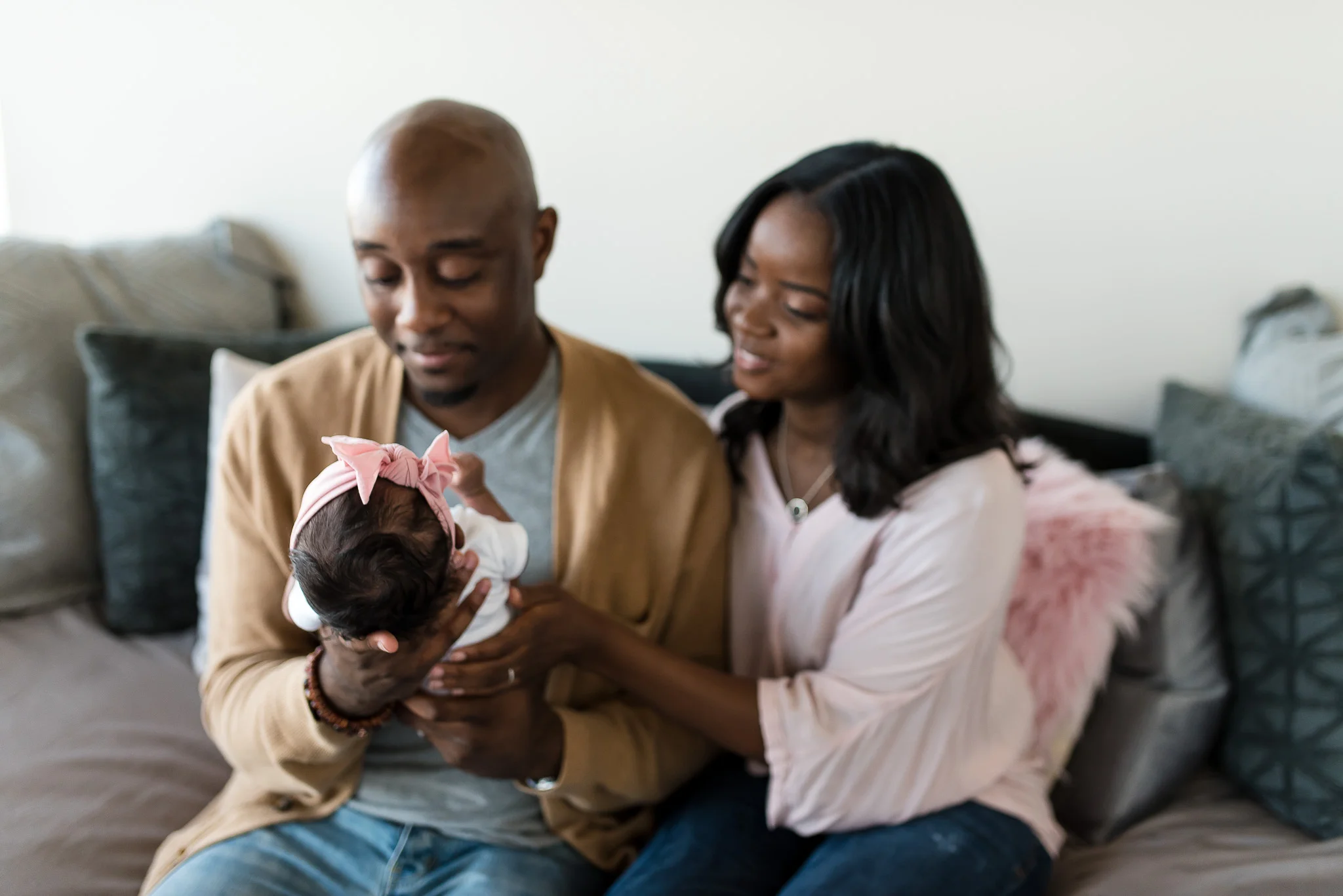 atlanta-newborn-photographer-family-of-3-couch