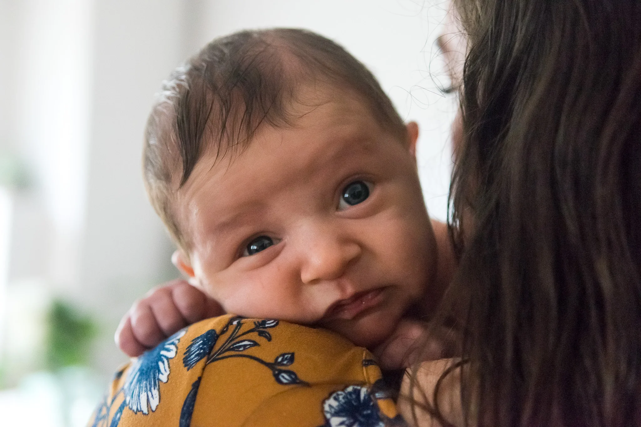 atlanta-newborn-photography-lifestyle-baby-on-shoulder
