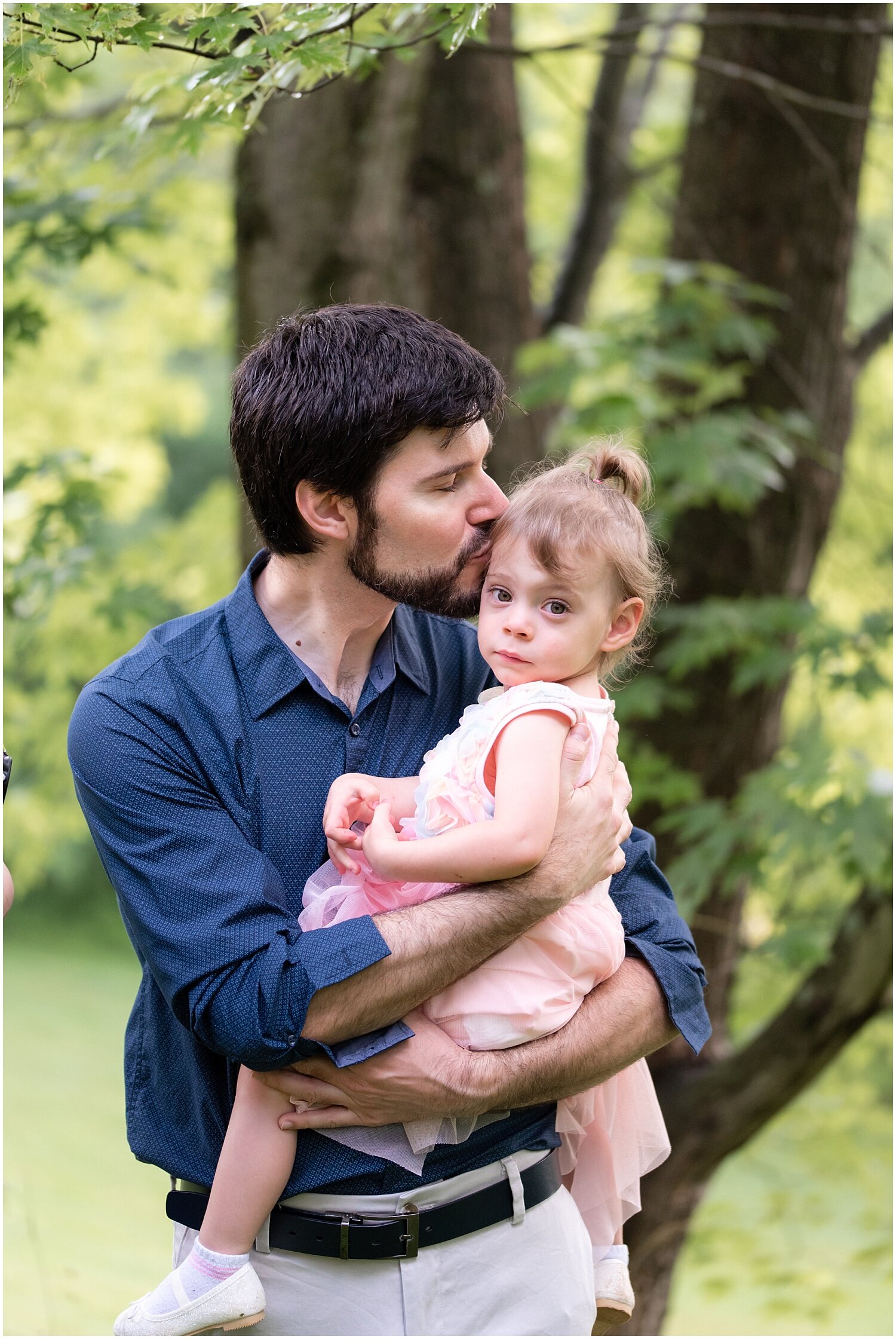 outdoor-newborn-photography-maryland-newborn-photographers (2).jpg