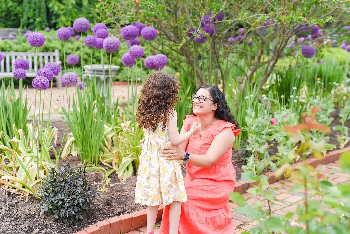 The spring is SO beautiful at this location. Send me a message to schedule your family session! Want to see more from this session? Check out the blog post! https://www.tabithamaeganphoto.com/blog/playful-family-photo-session-in-washington-dc⁣
⁣
#tab