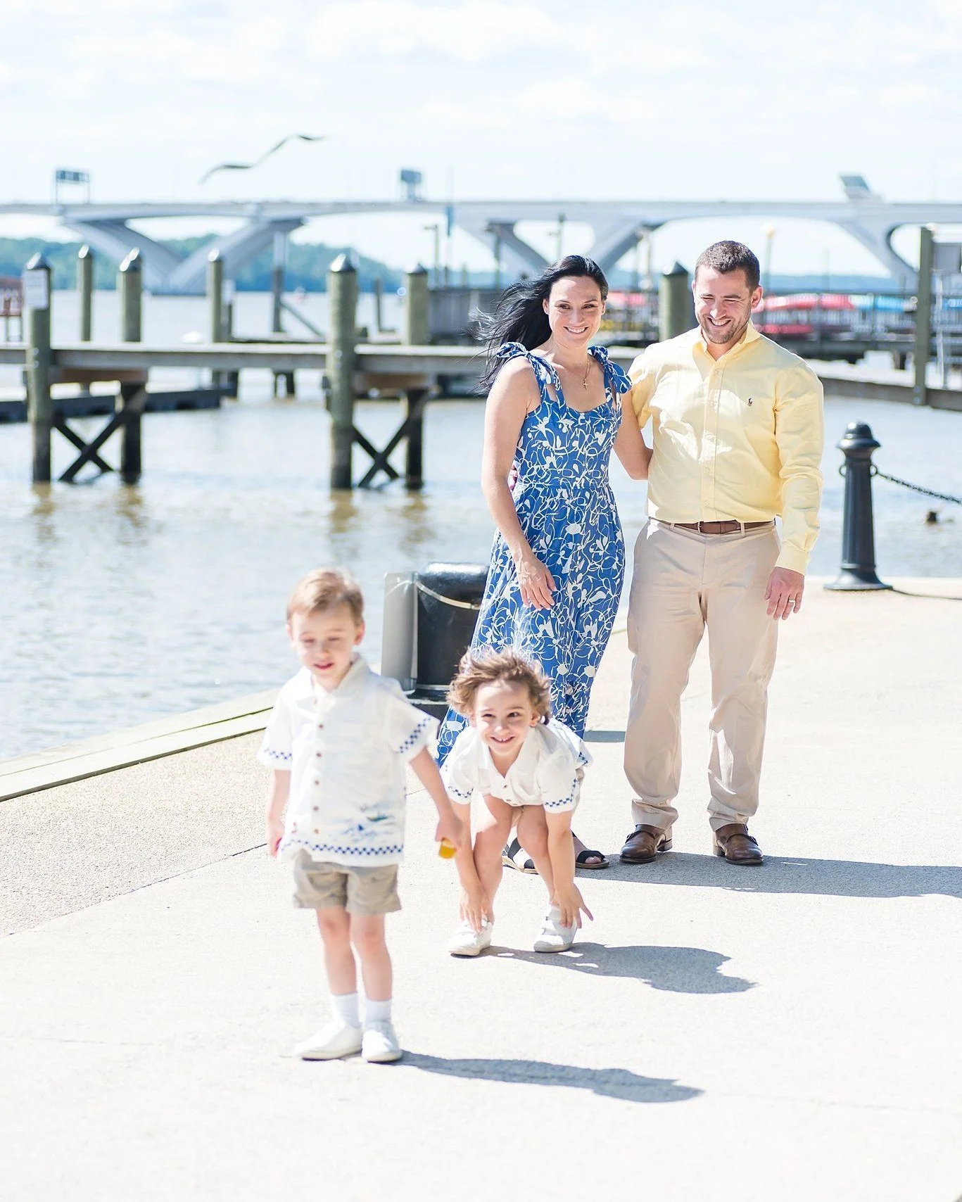 Family sessions always have movement, lots of movement! If it sounds like you'd like this style of photography please contact me to get your family session on the calendar!