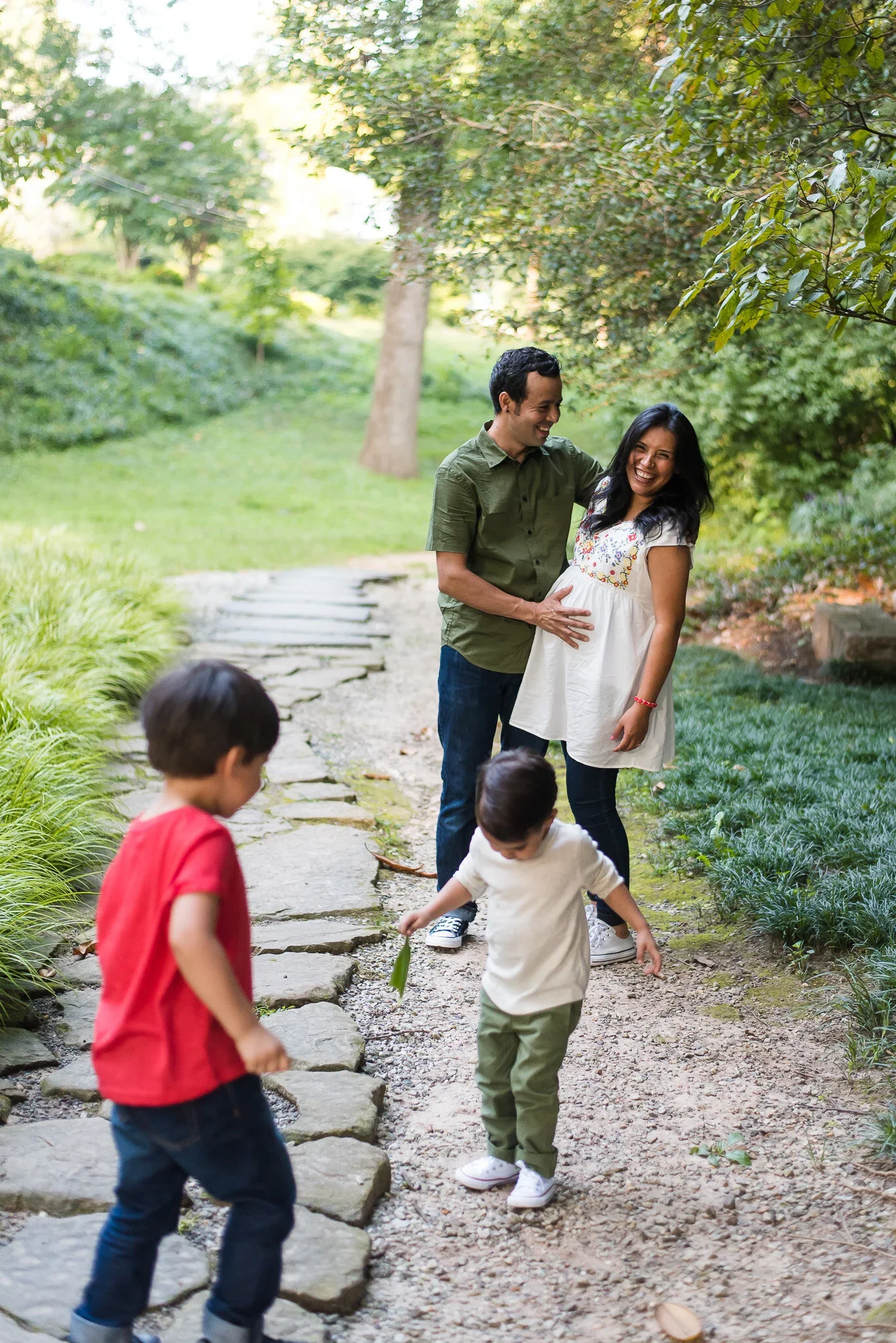 Differences between Lifestyle Family Photography and Traditional Family Photography
