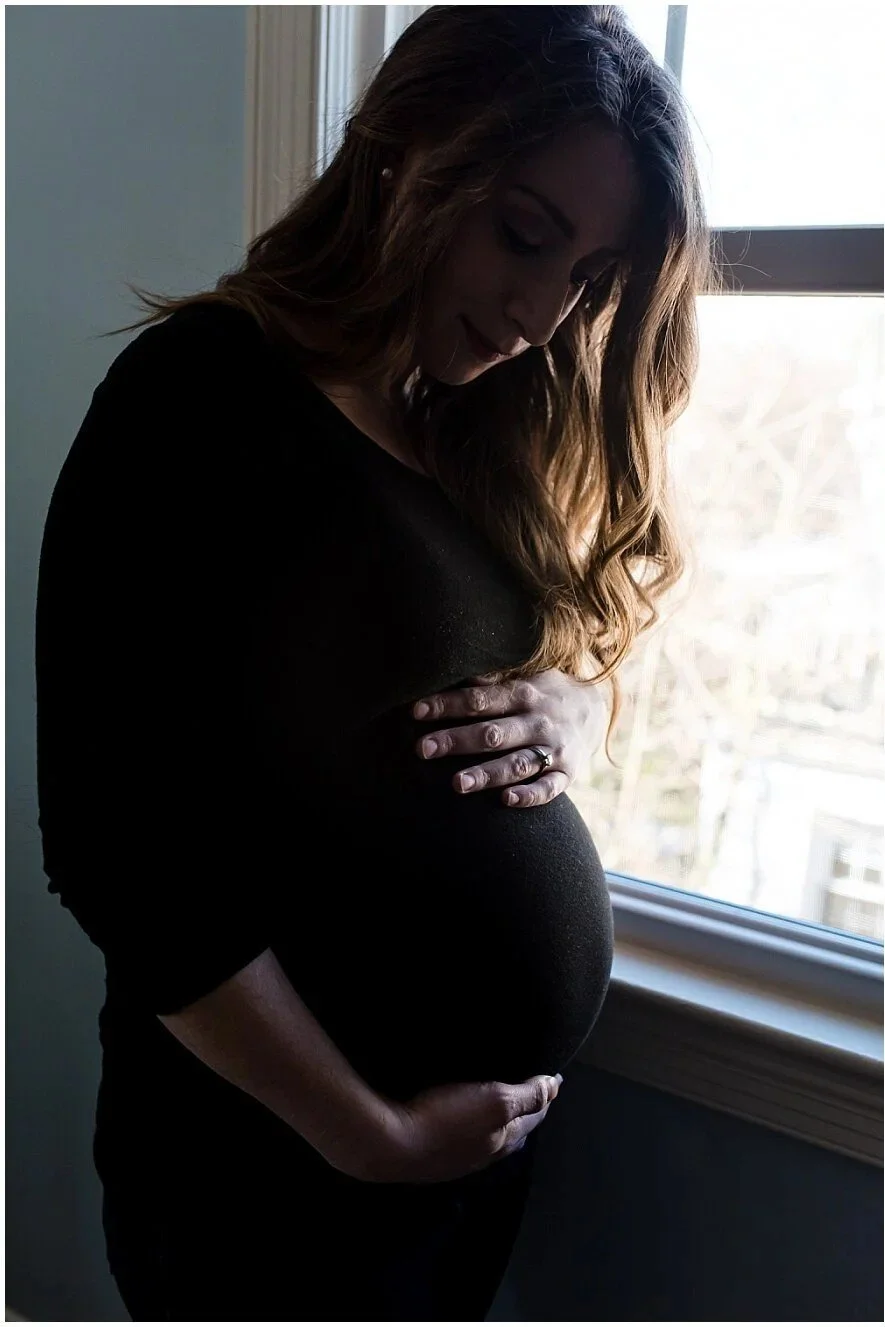 DMV Maternity Photographers | In Home Maternity Ideas 
