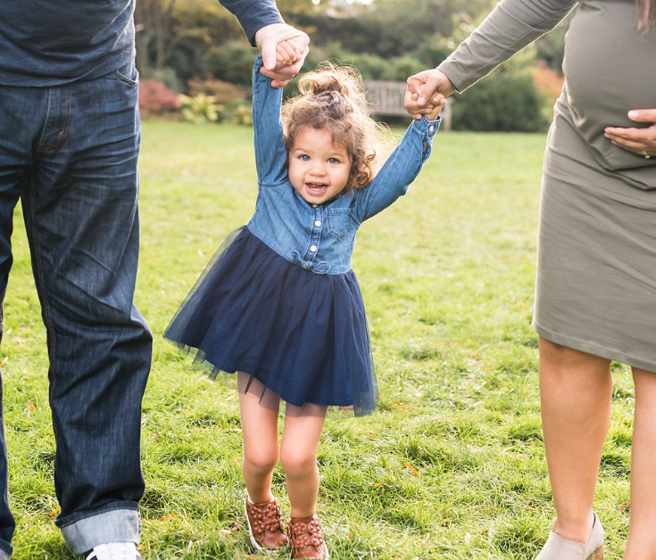 Washington DC Family Maternity Photographer | National Cathedral Maternity Session