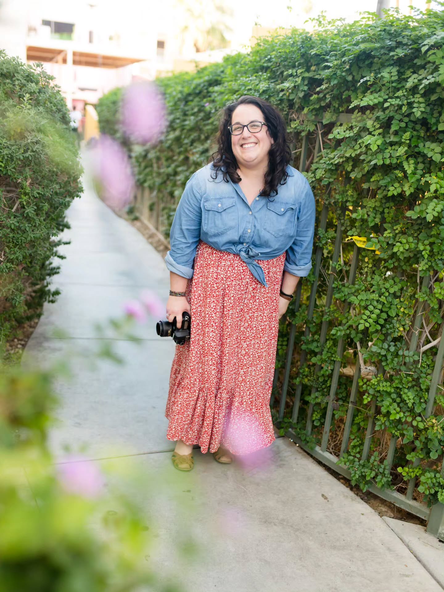 If you're a small business owner you know how important it is to share photos of yourself! I have so much fun getting to know other small business owners and helping them show off their personalities. Send me a message to learn more about my headshot