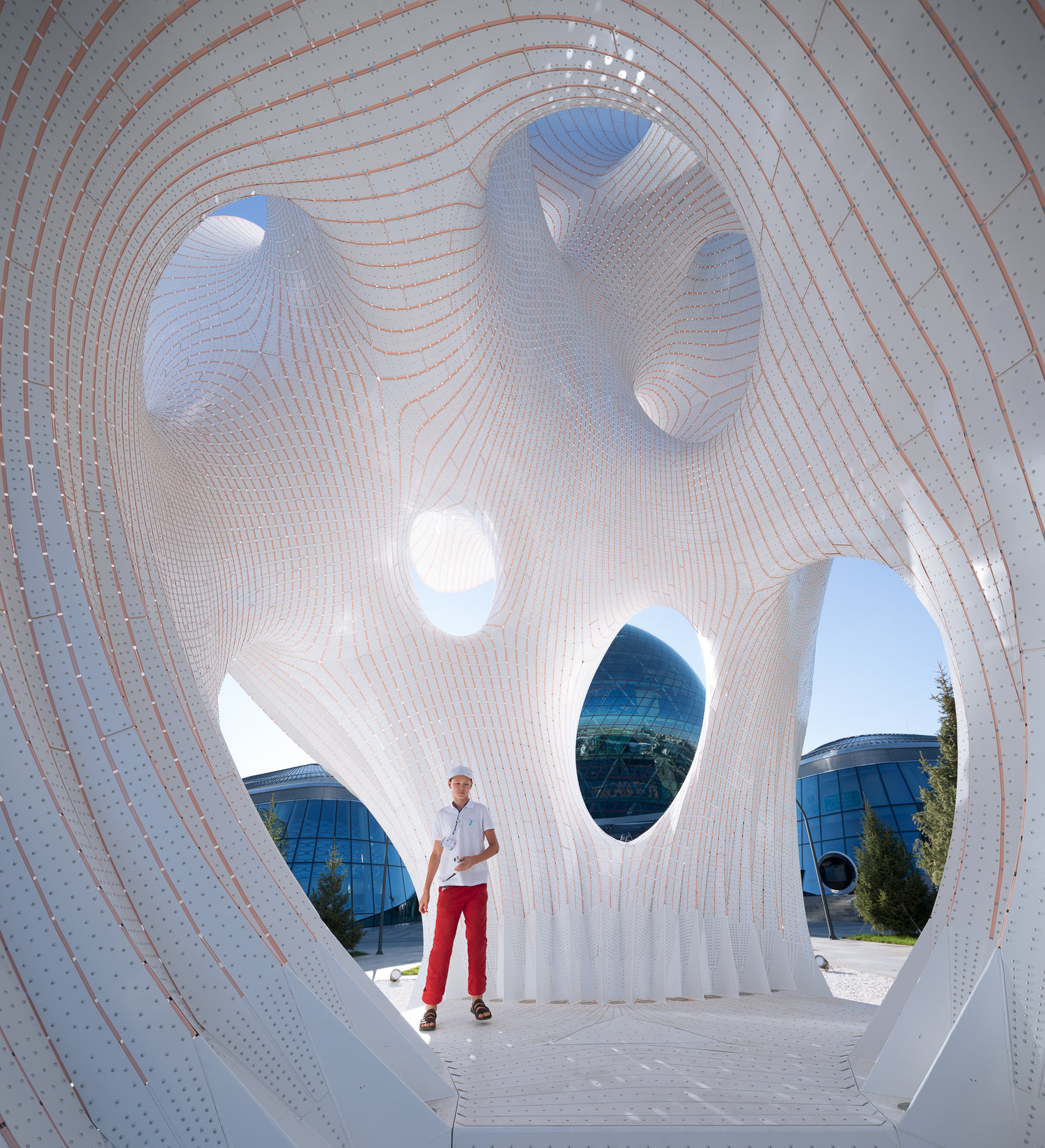 Marc Fornes / THEVERYMANY Constructs Self-Supported “Vaulted