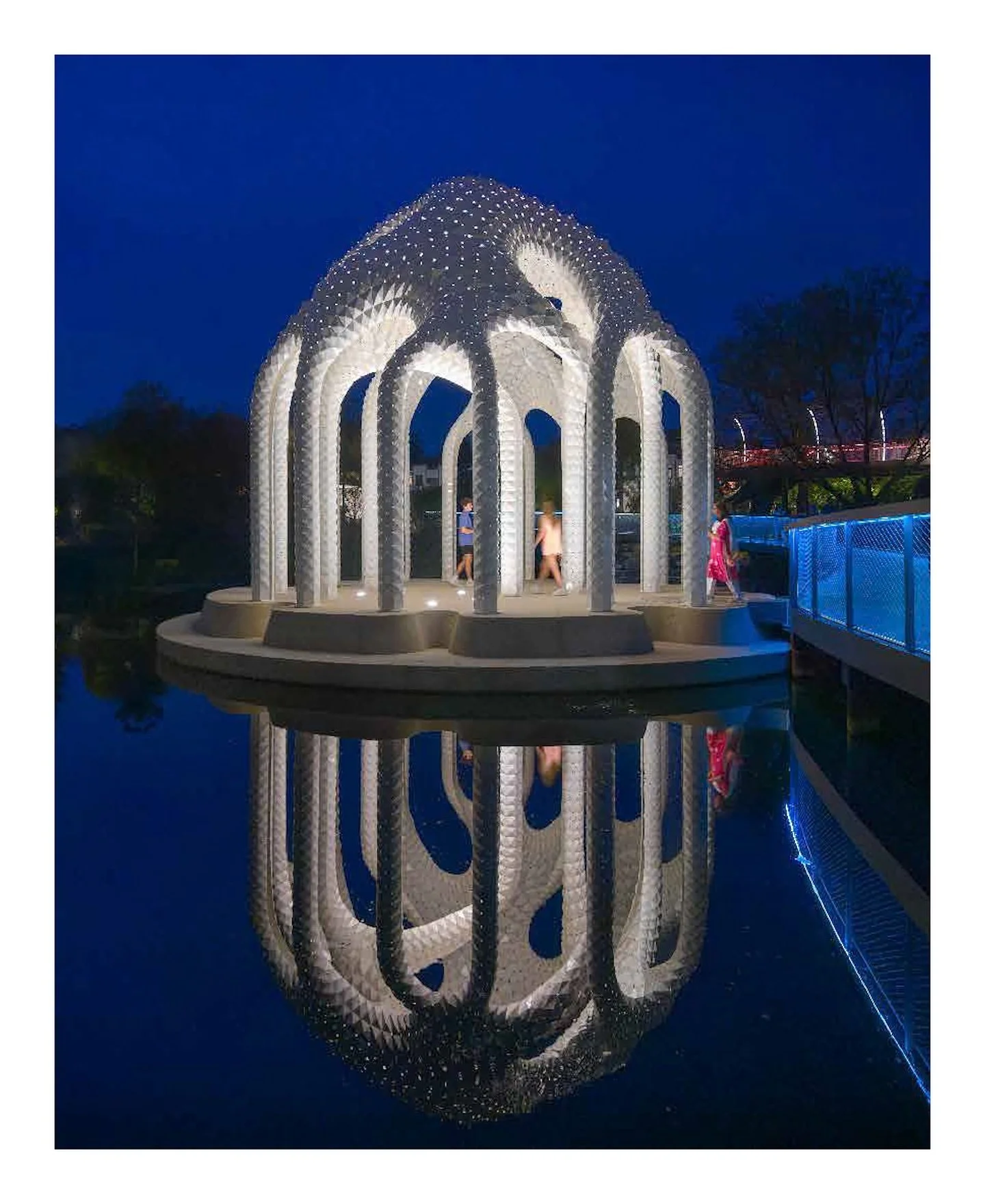Between architecture and illusion ✨
.
.
.
.
#THEVERYMANY #lilefolie #publicart #miragearchitecture #architecturalfolly