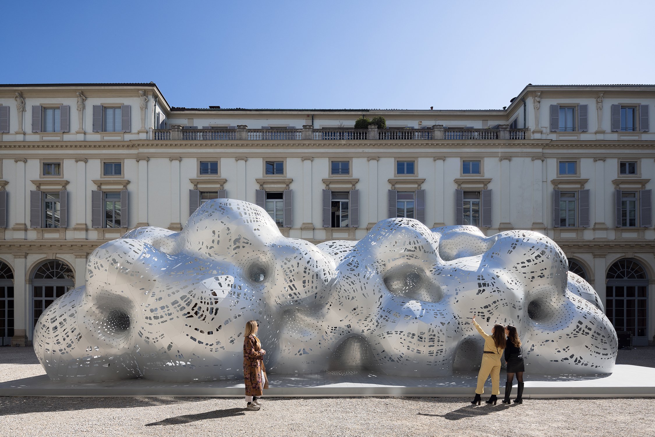 LOUIS-VUITTON_Milan — MARC FORNES / THEVERYMANY