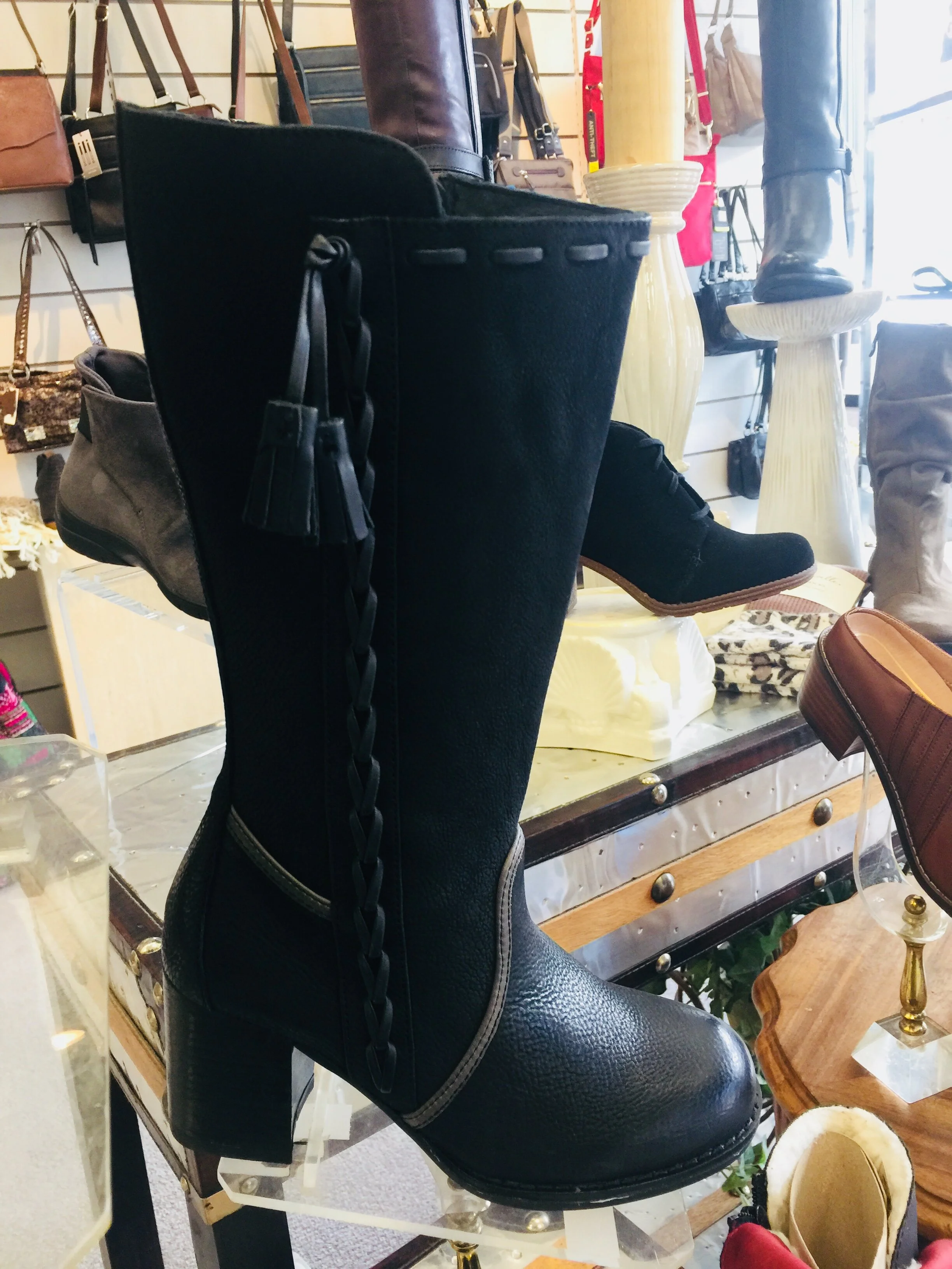BUSSOLA BLK BOOT.jpg