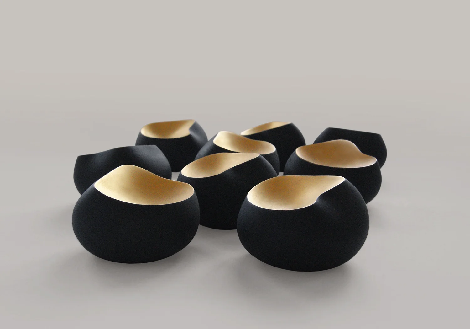 DYNASTY • bowls • cast black china • carat gold enamel • H60MM