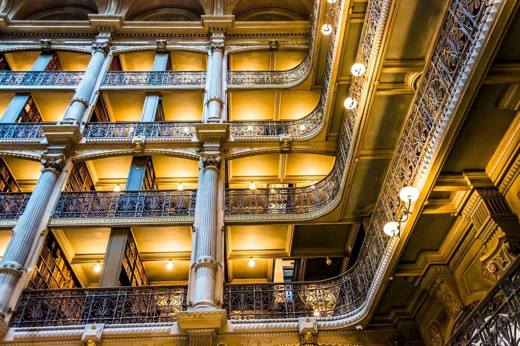Peabody-Library-Johns-Hopkins-University-Baltimore-thinkstock2-sm.jpg