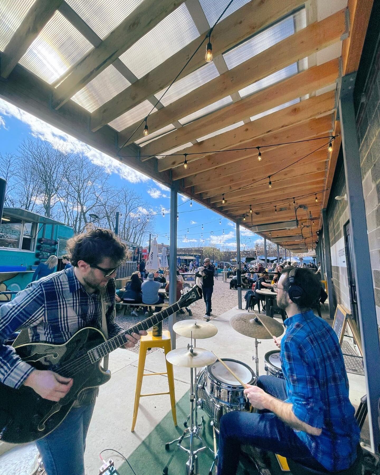 What&rsquo;s a Sunday without LIVE MUSIC?! 🎶

Celebrate your SUNDAY FUNDAY with good food, yummy drinks and music 😁💜

🔹SUNDAY 4/16 🔹
☕️ @alvariumroasting &bull; 7am-3pm
🥖 @smallstate &bull; 8am-1pm
🍻 Bar &bull; 11am-7pm (Brunch &bull; 11am-2pm