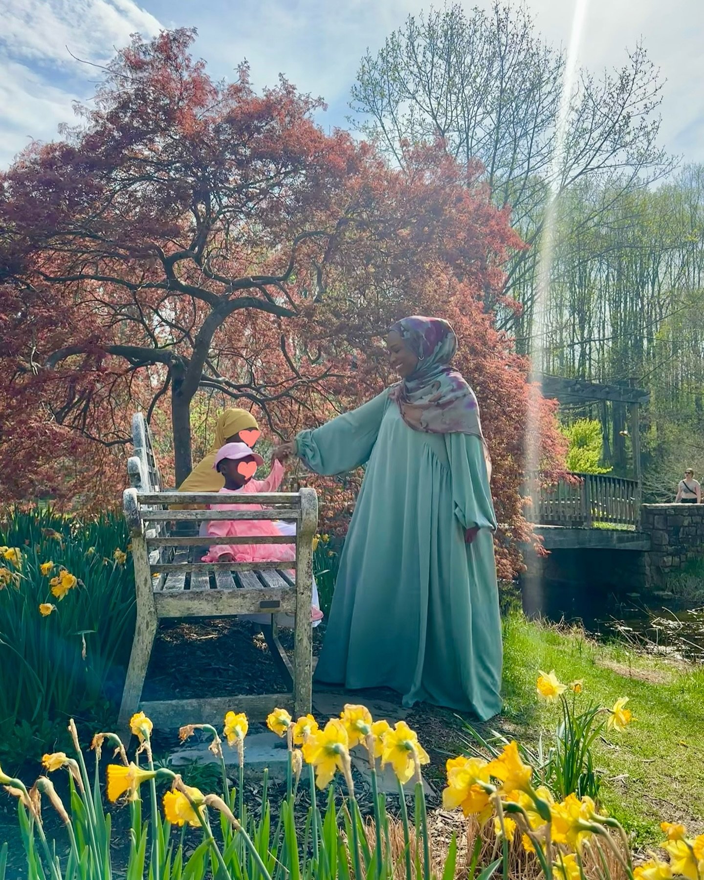 An urgent reminder to go outside and frolic 💐 💕

My dress is the Nisa set from CMB Styling (my collection - link in bio) which goes together ✨real bad✨with @velascarves watercolor floral 😍🙌🏾🤩